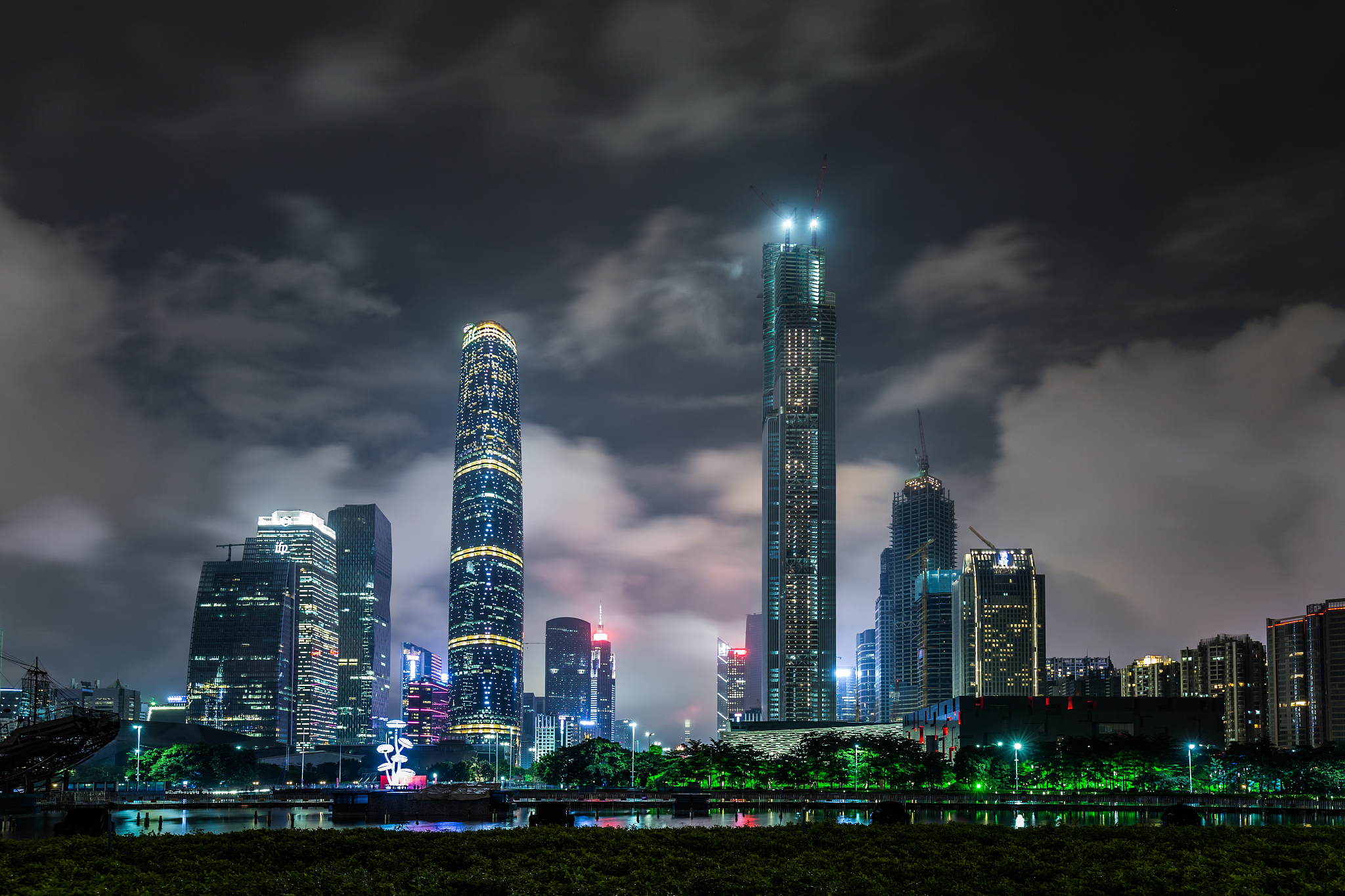 guangzhou cbd at night