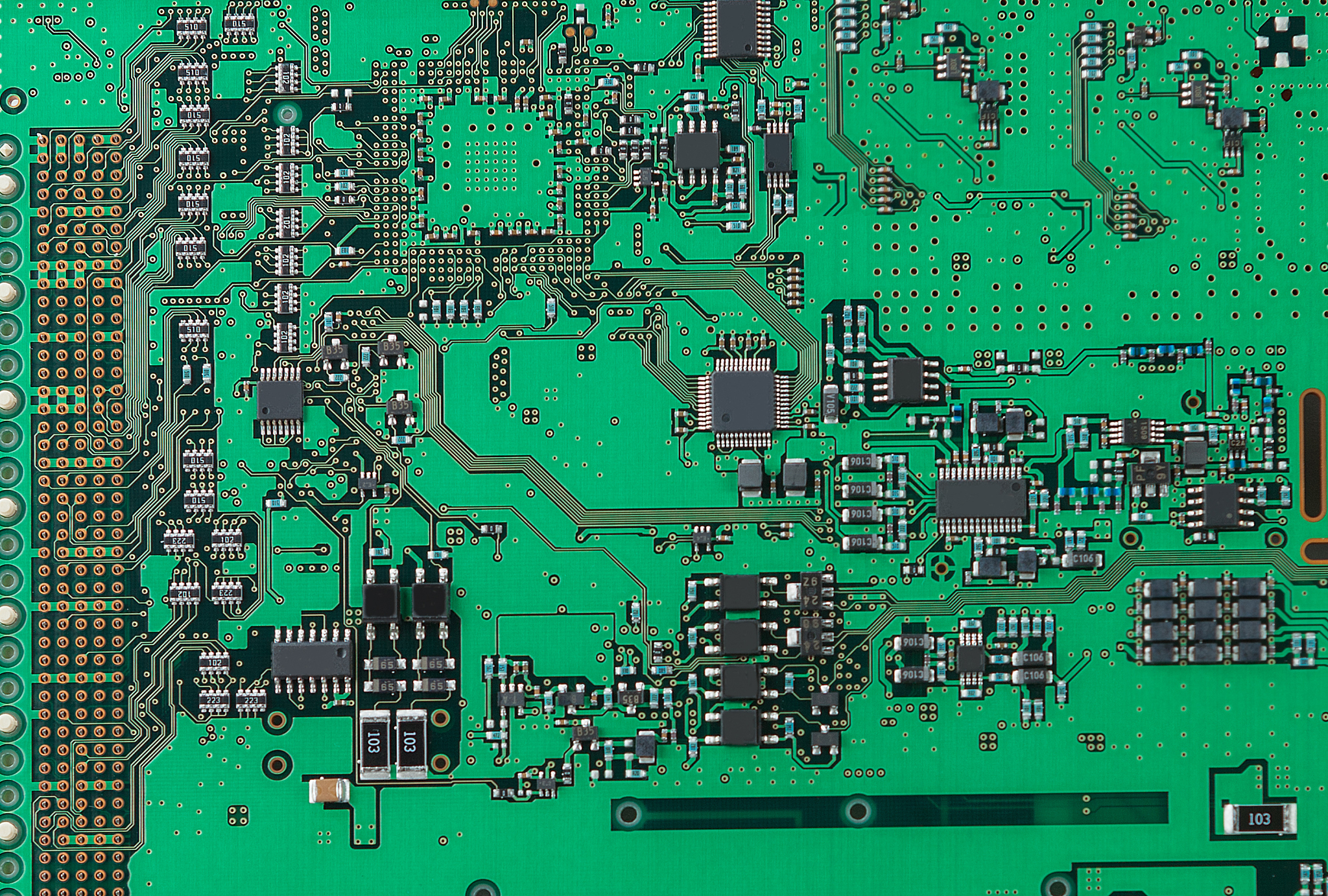 CPU 5600 + B550 主板 + 5700XT 显卡 + 32GB 内存，需要多大电源？