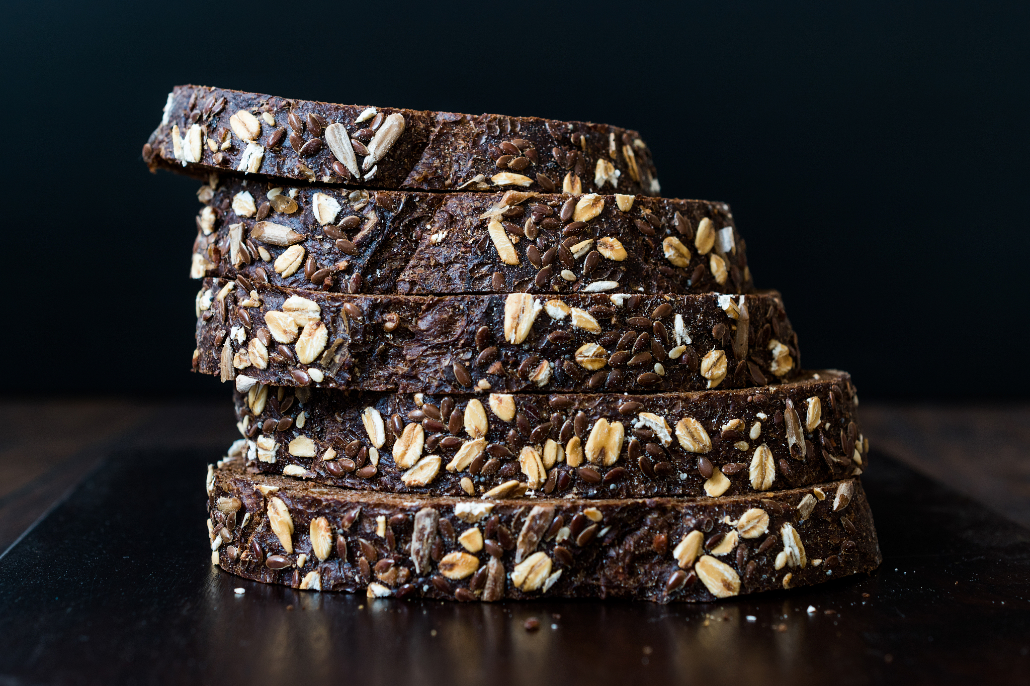 下列情况中不会引起小麦供给曲线移动的是门。20分A、小麦的市场价格下降B、小麦获得丰收c、化肥价格上升D、替代品大麦的价格上升