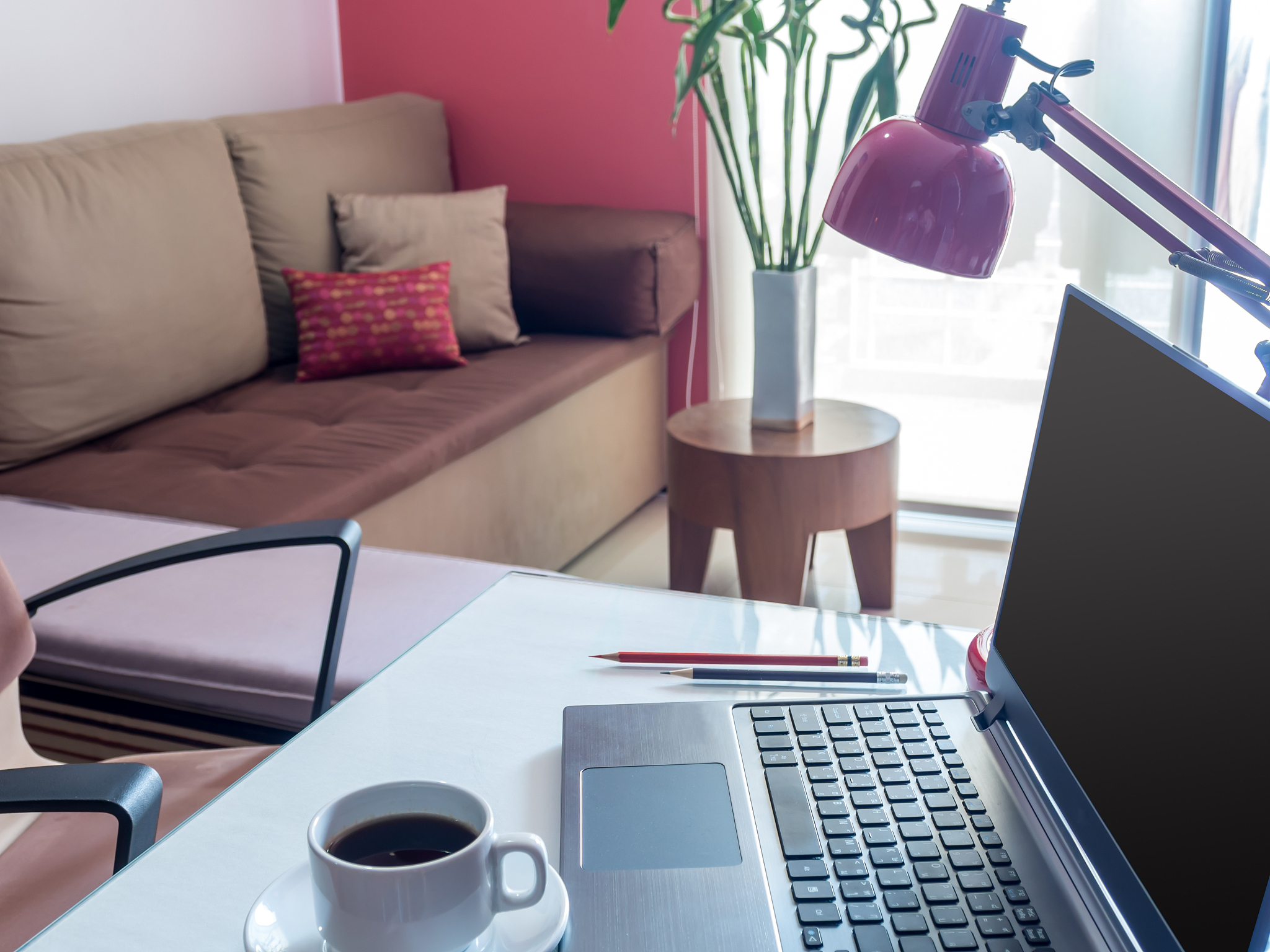 电脑开机无显示？排查故障原因，轻松解决黑屏问题！