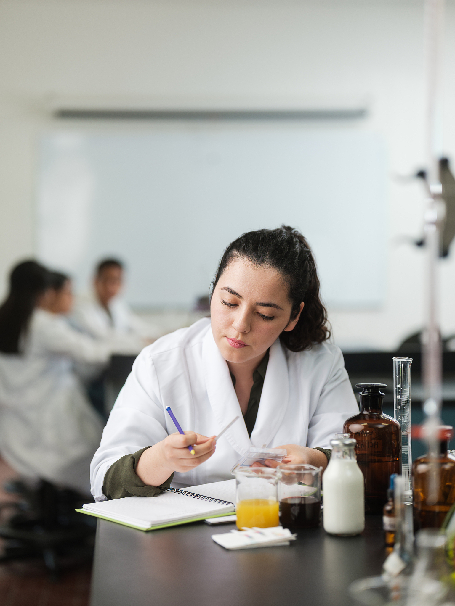 西安市卫生学校招生老师QQ及电话