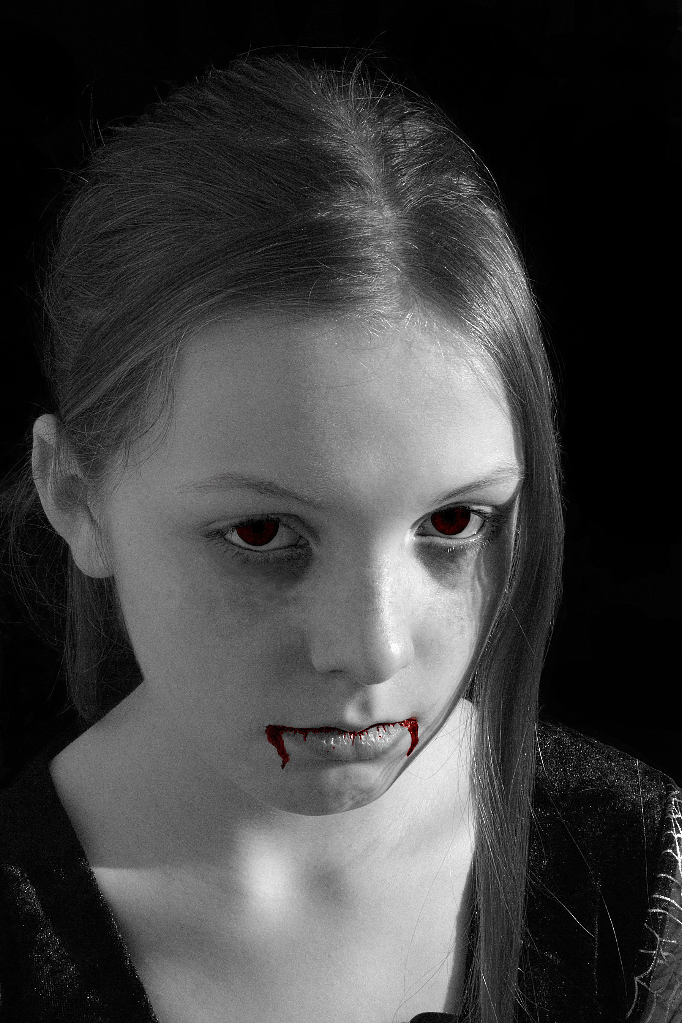 vampire girl with red eyes