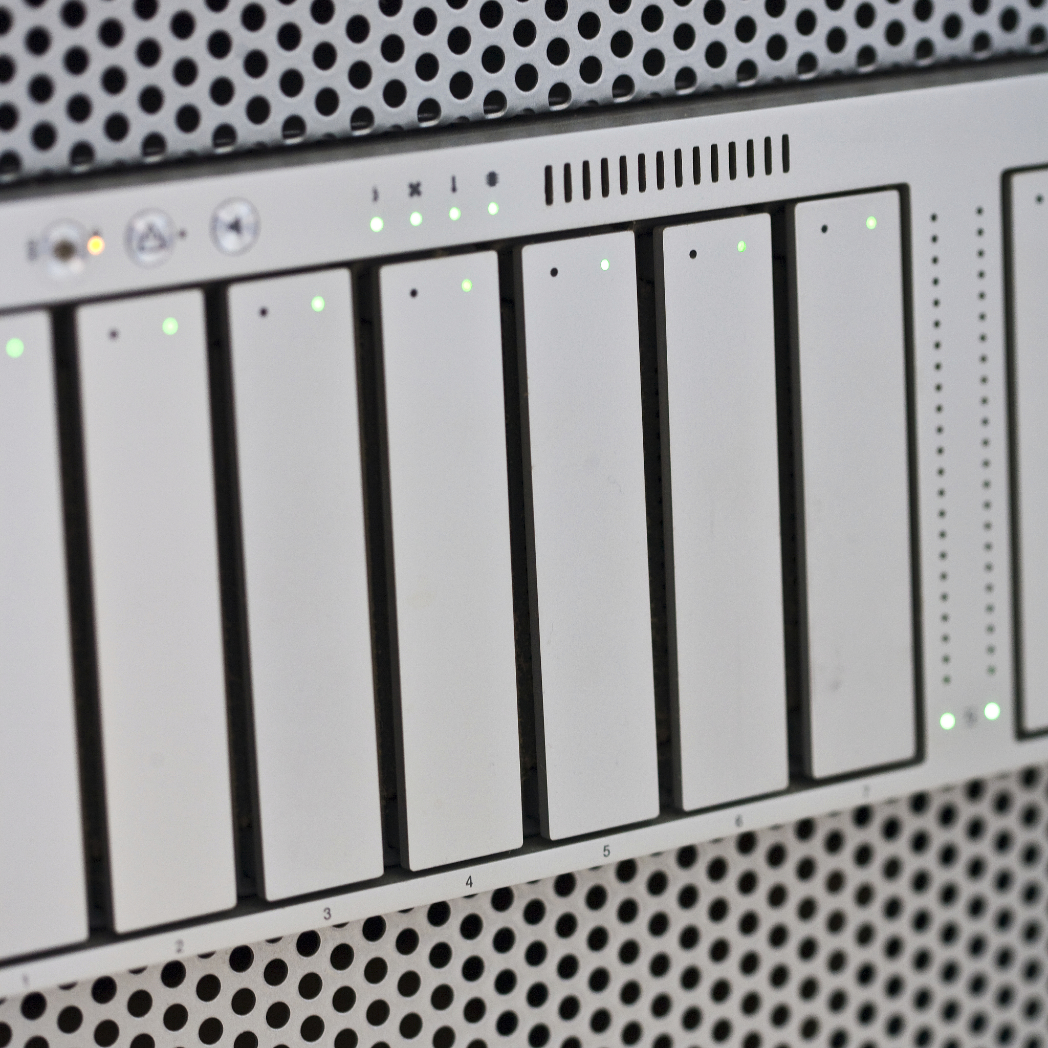 限长400mm ATX机箱推荐：Corsair Crystal Series 680X RGB