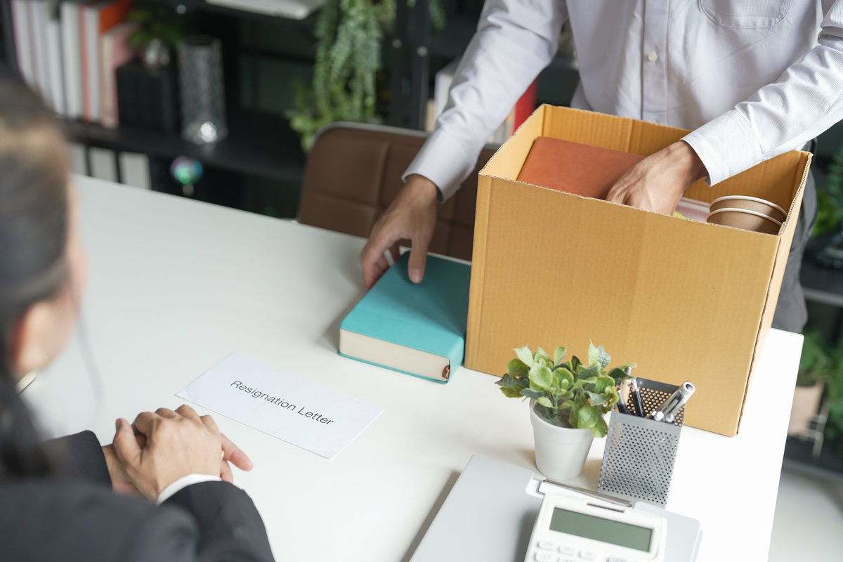 写一份200字的辞职报告