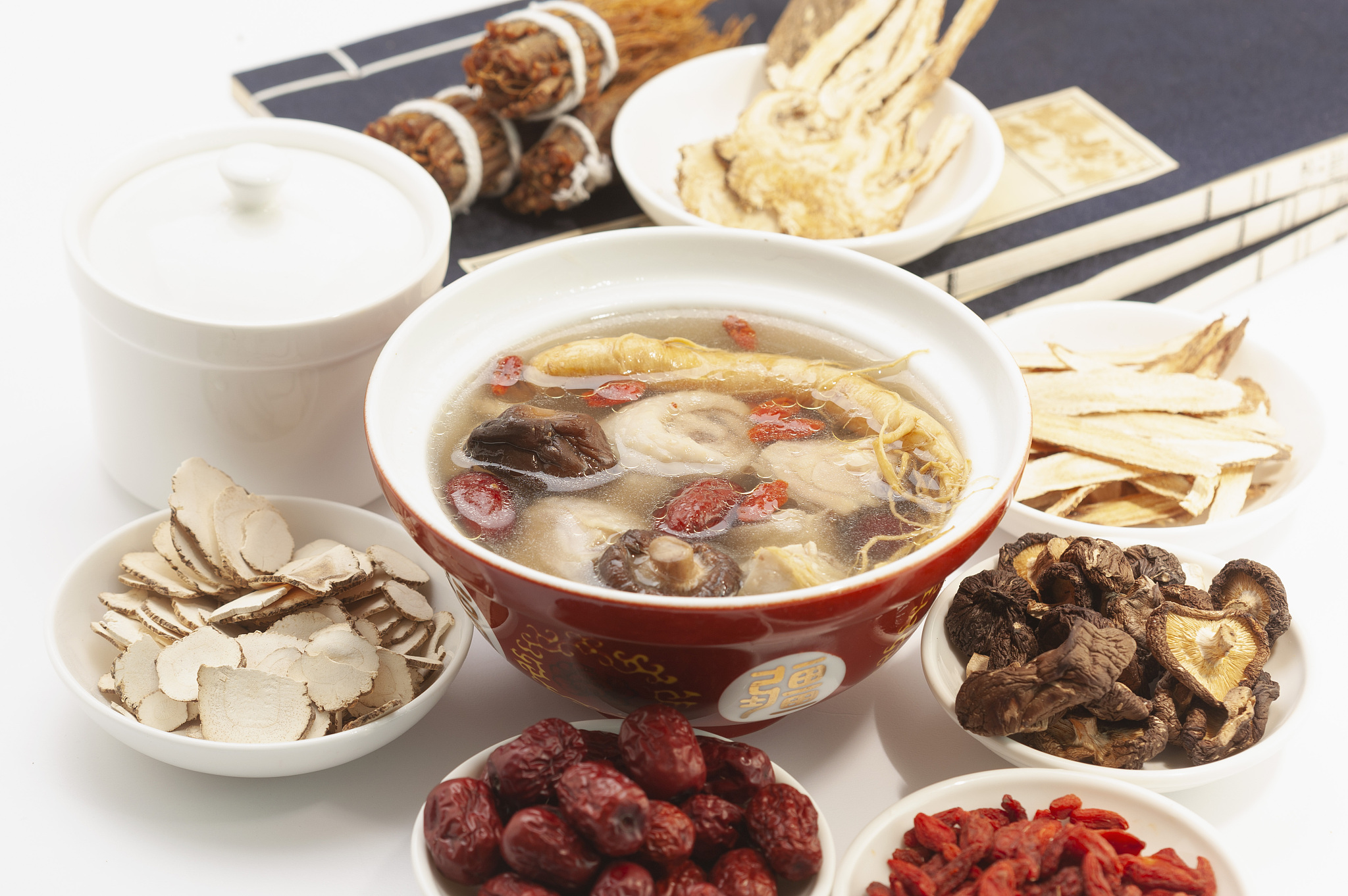 药膳食补人参鸡汤中药