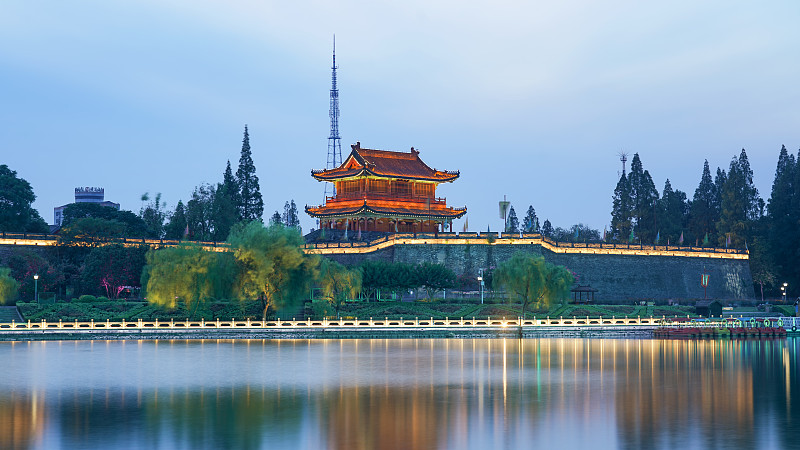 湖北荆州古城墙夜景