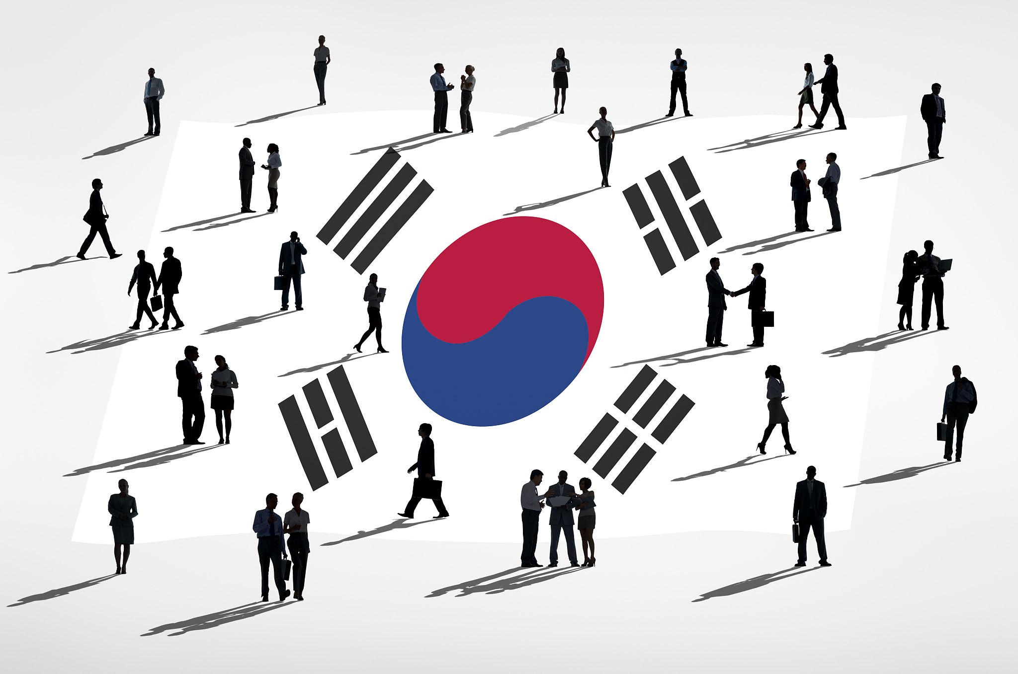 即民主党派和保守党派之间的对立和分裂。在韩国政治历史上两个政治派别之间的分歧和争议一直都很激烈。这些分歧包括国家安全、经济发展、外交政策和历史认识等方面。因此很容易被误解为只有两个党派在韩国政治中占主导地位而其他政治力量则显得相对较弱。