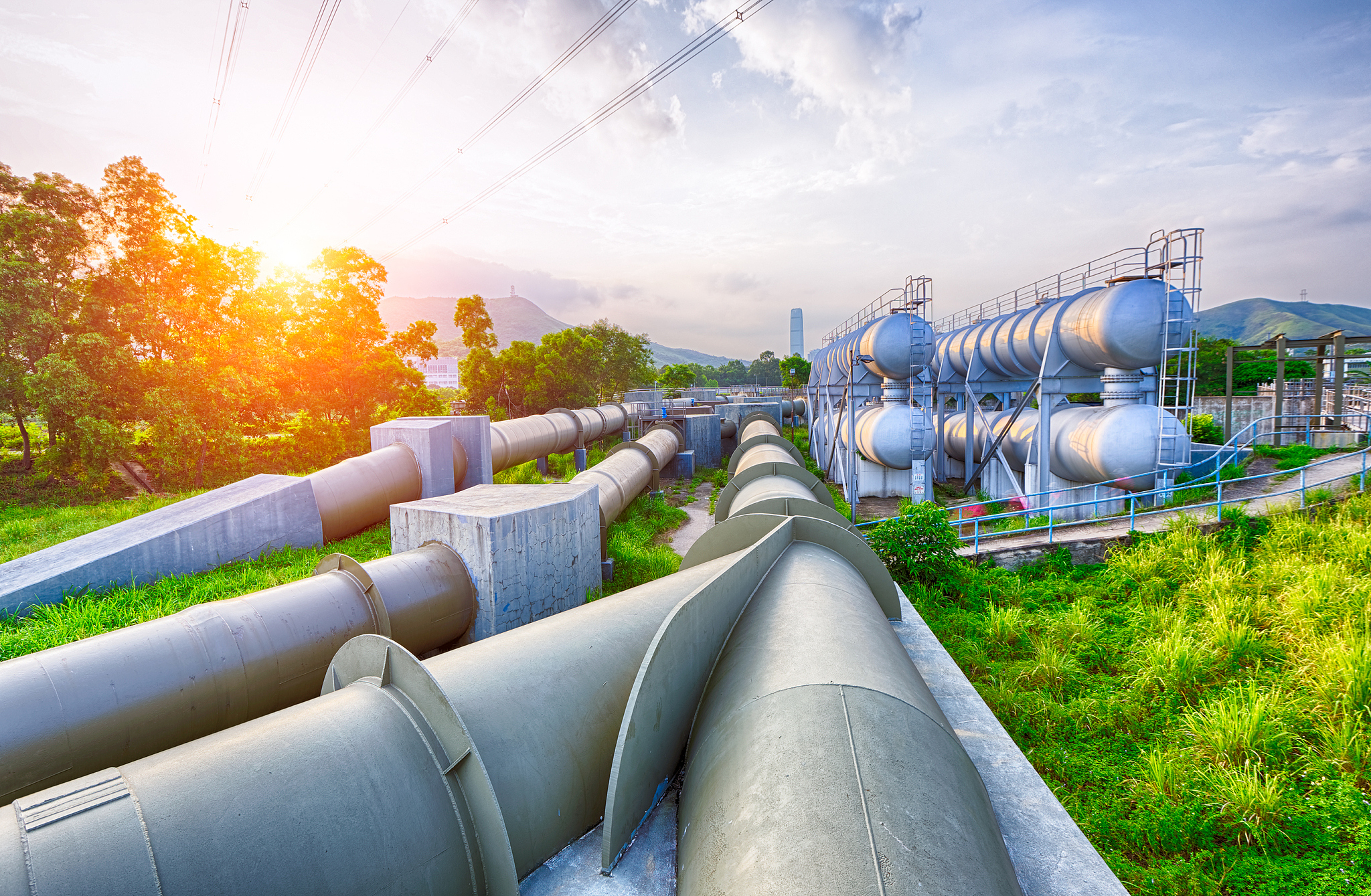 冷却水塔散热1000kWh需要蒸发多少吨水？