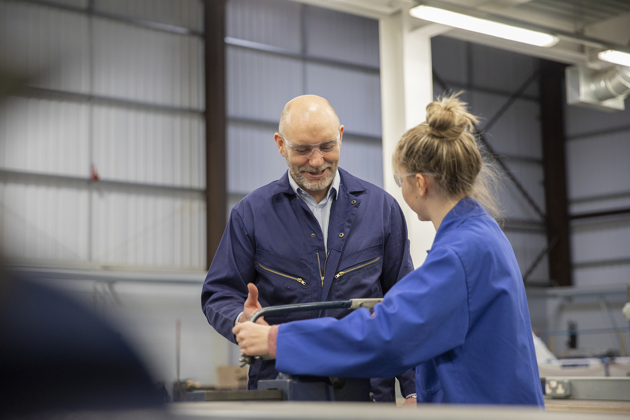 德州普利森职业中等专业学校招生专业：机械、电子信息、汽车、建筑等