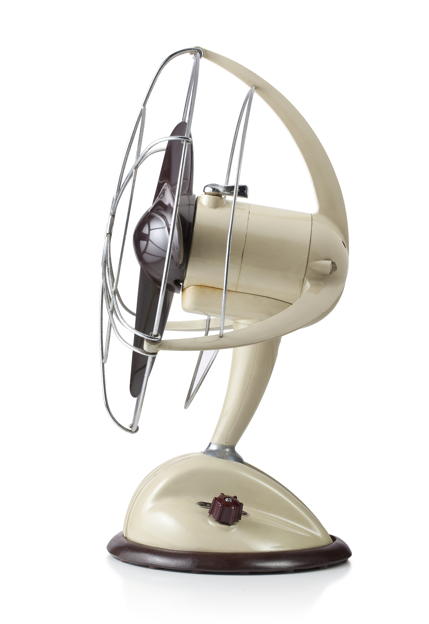 无叶电风扇的背景2000字