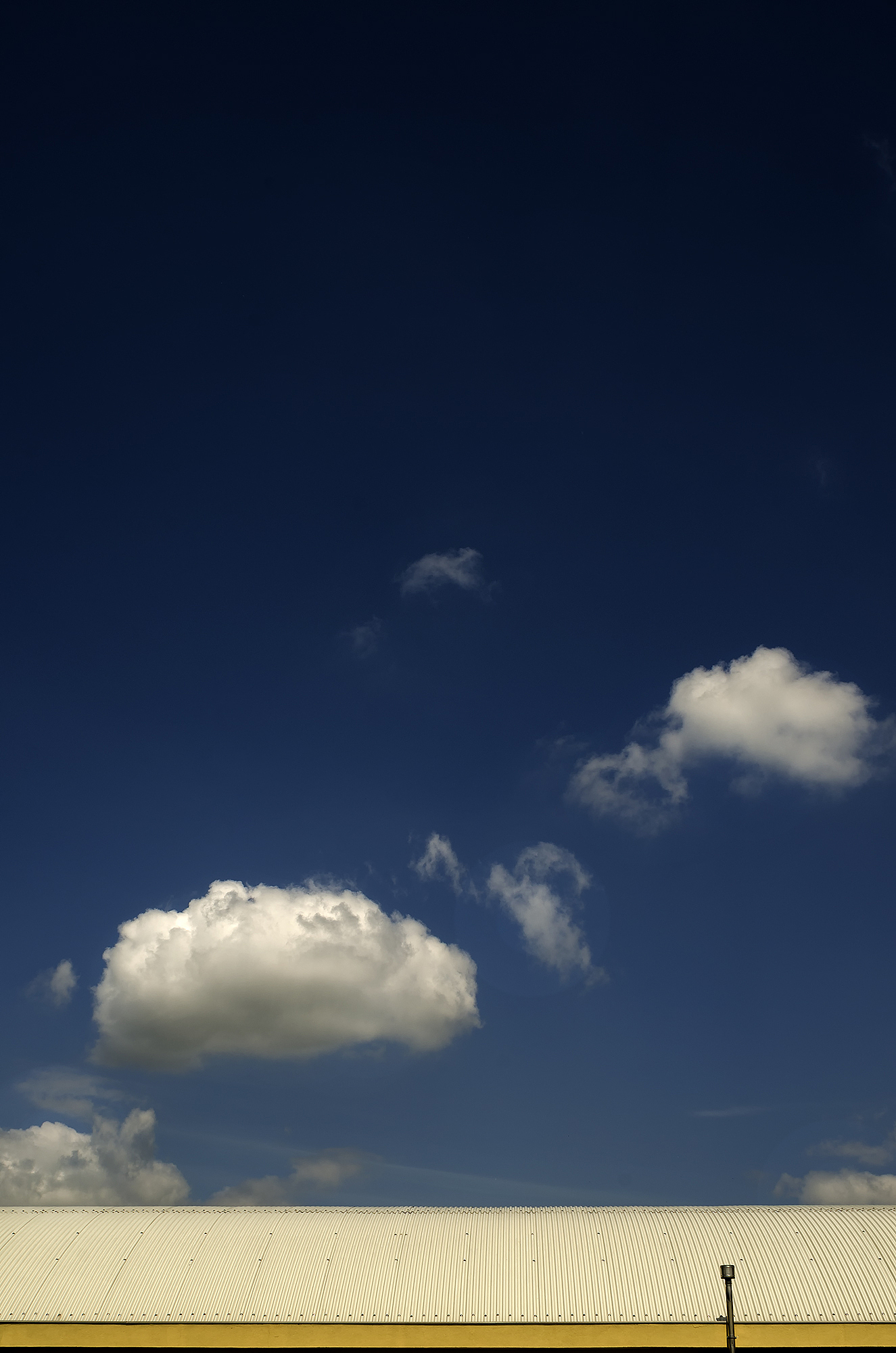 摄影构图技巧：越轴的应用与注意事项