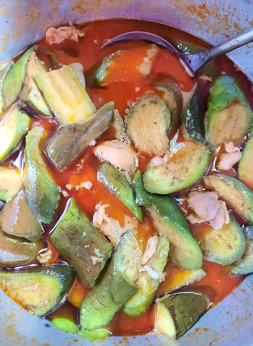 茄子炒苦了还能吃吗？营养价值分析及烹饪技巧