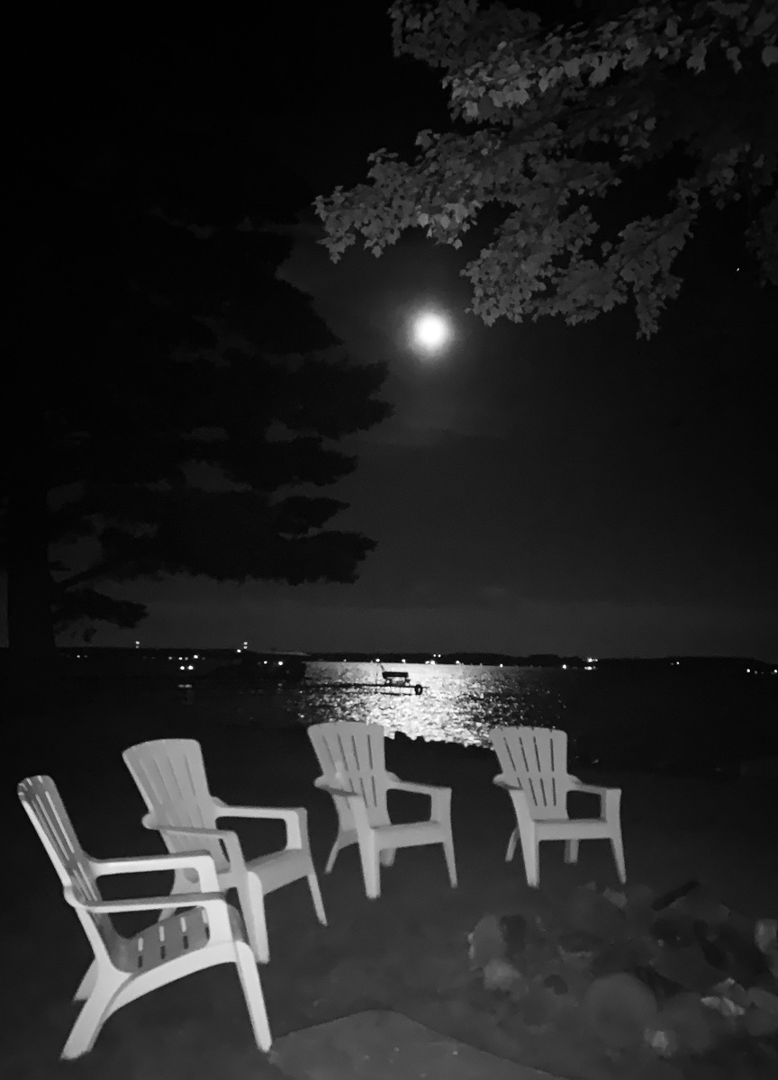 类似于晨曦初露表达深夜的词