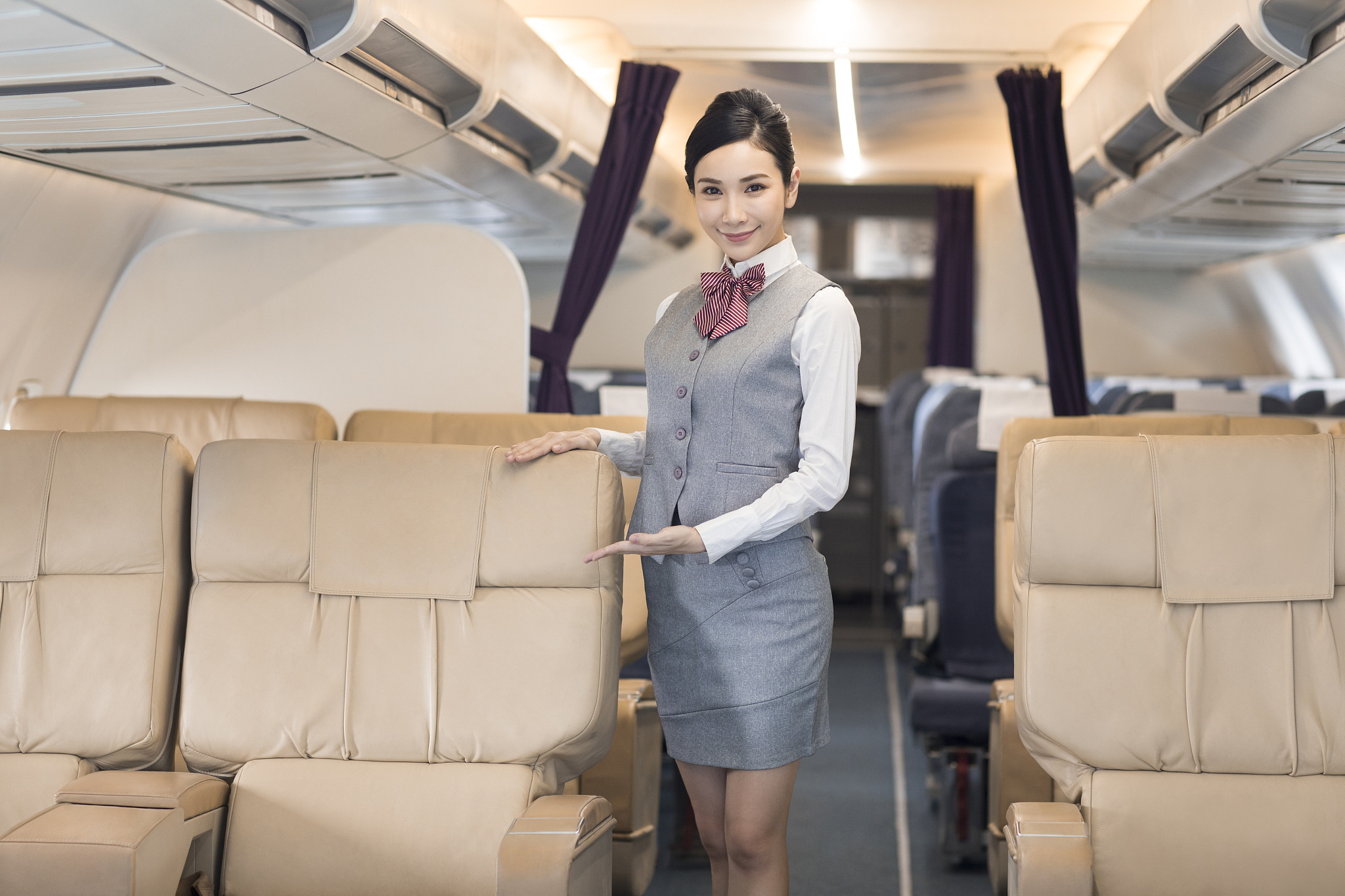 阐述1000字：航空旅客满意度影响因素机舱服务质量