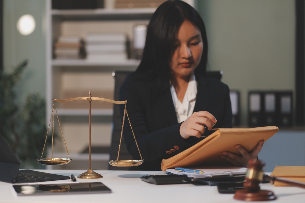 如何选择刑事律师？资深刑辩律师刘校逢为您支招