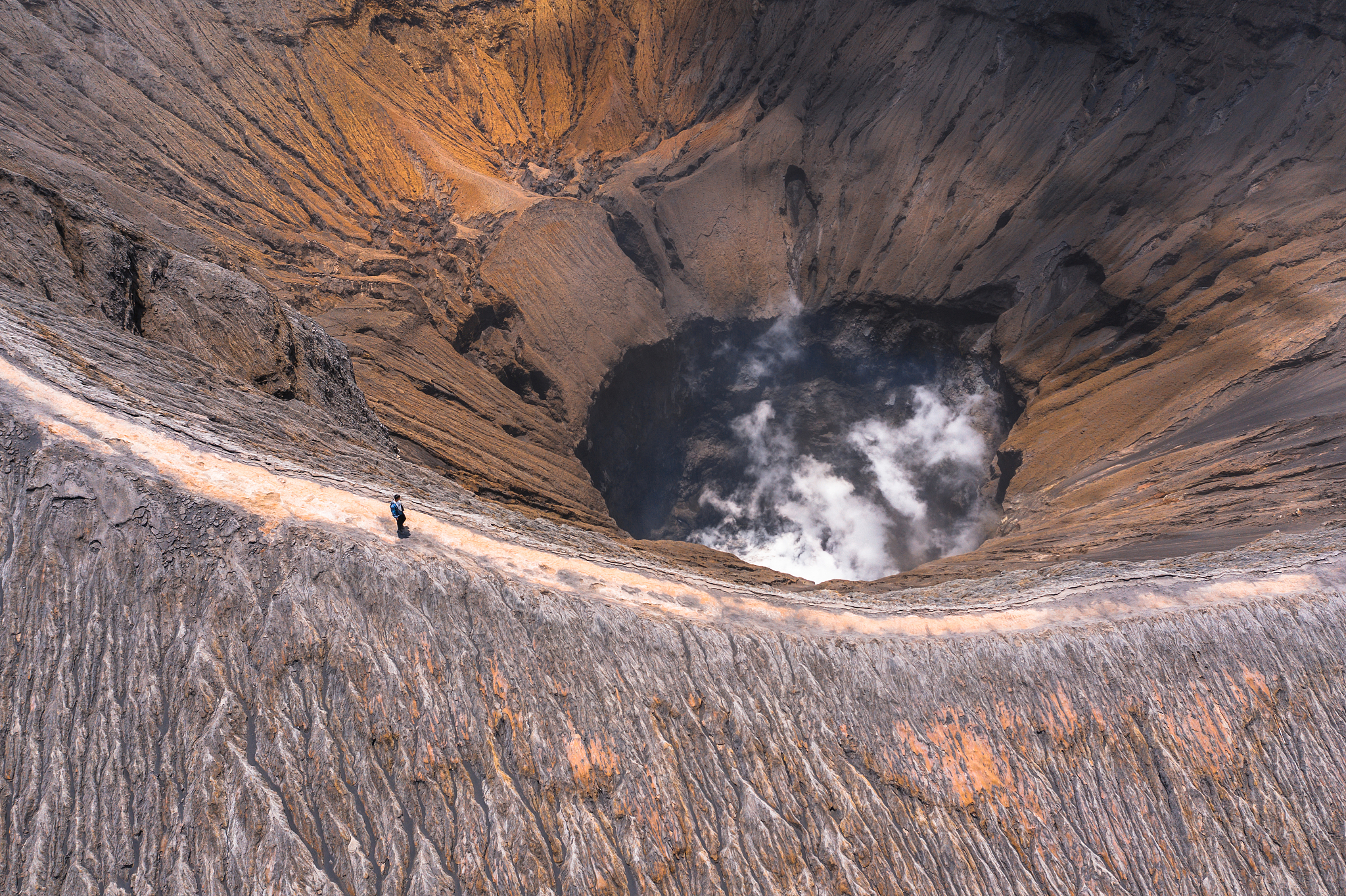 陨石为什么总是落在陨石坑里？