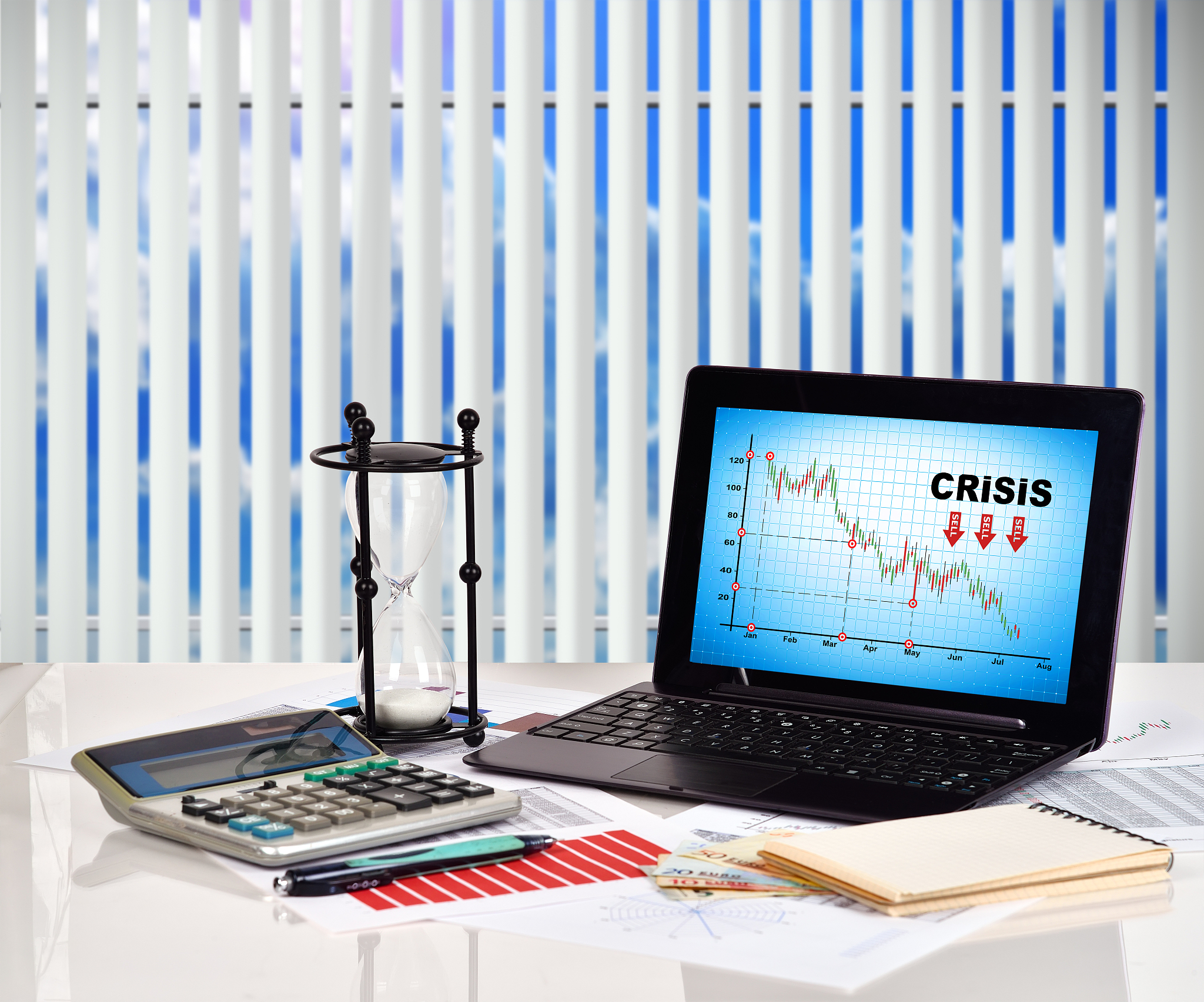 crisis chart on screen notebook