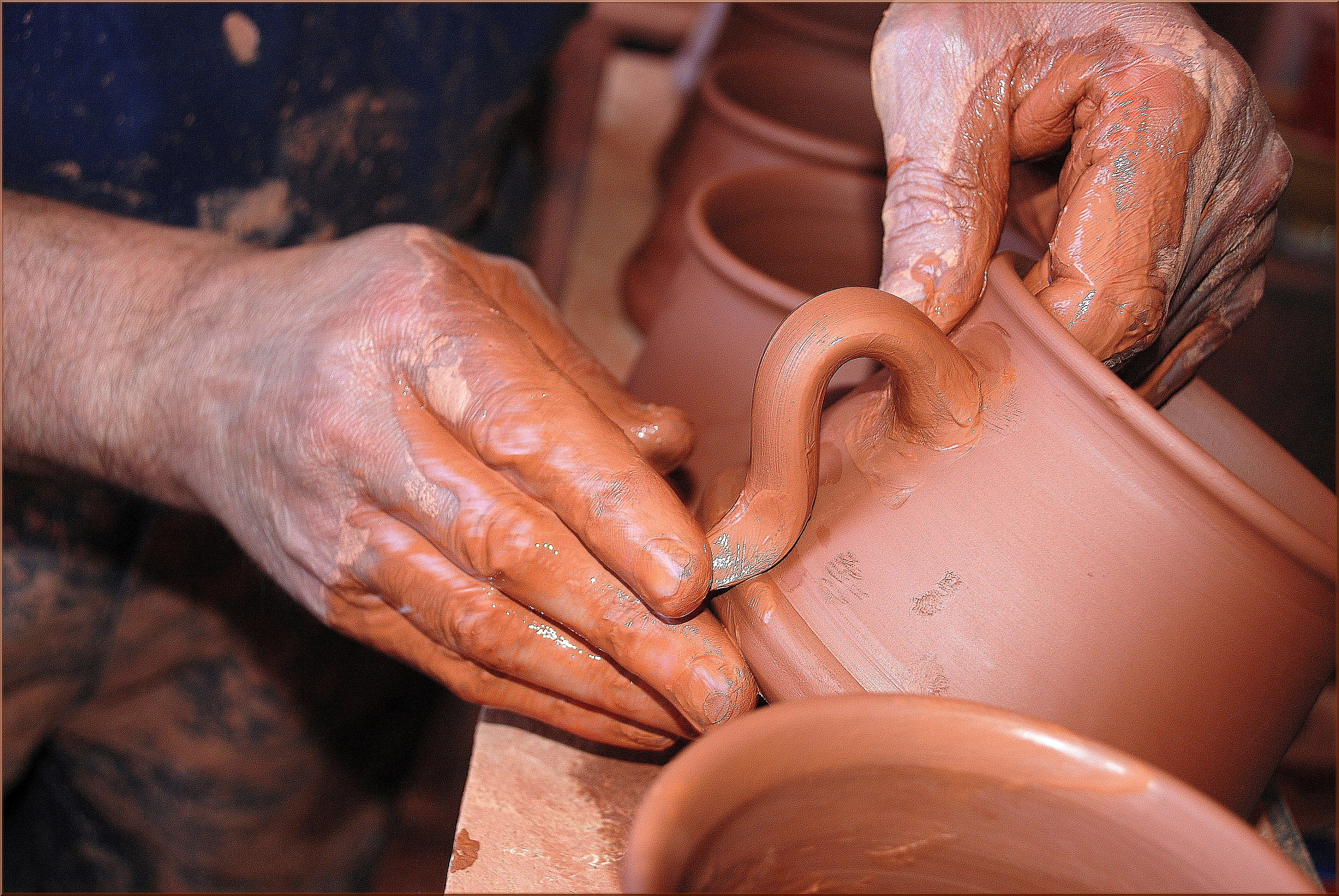 陕西省华夏职业学校的工艺美术专业有没有行业前景