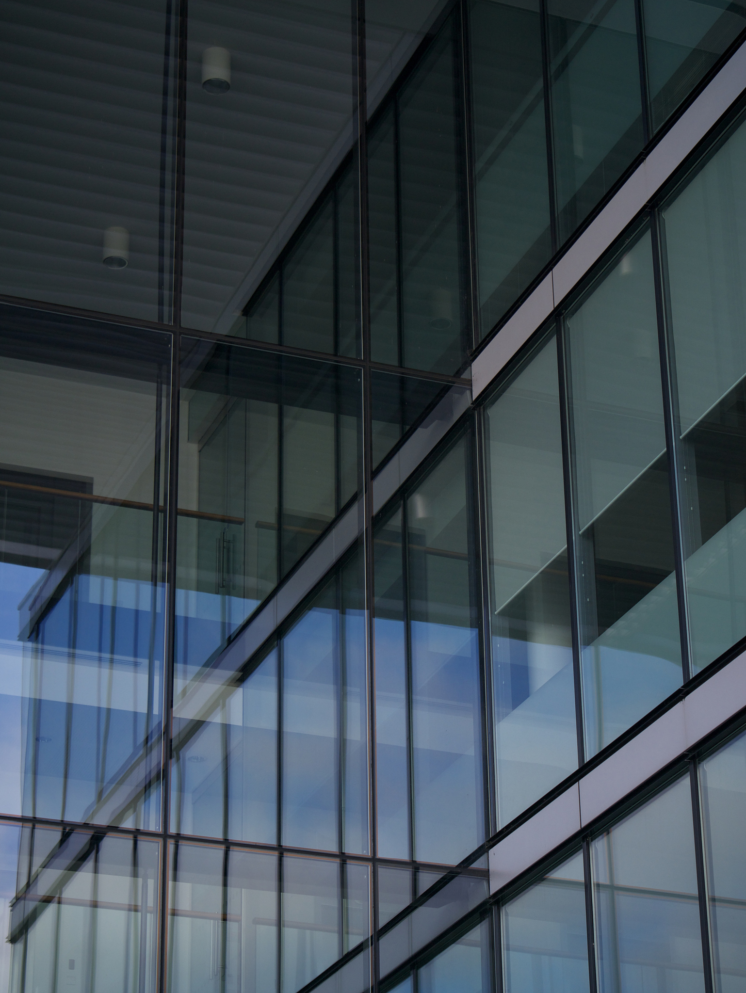 折光玻璃：比钢铁强百倍的建筑材料