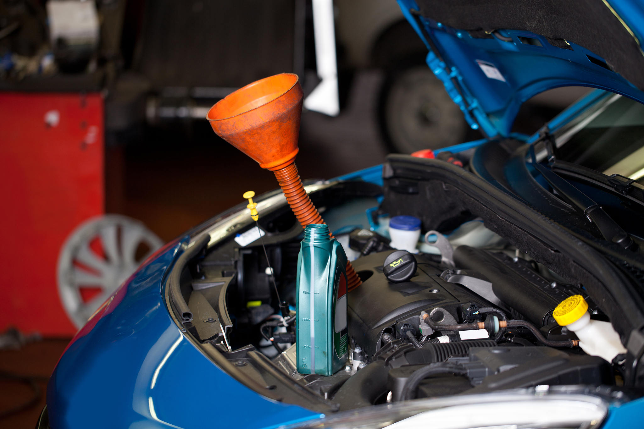 全合成机油套餐198元帮我写一下抖音短视频拍摄口播文案已经分镜头拍摄脚本稍微详细点短视频时长控制30秒左右