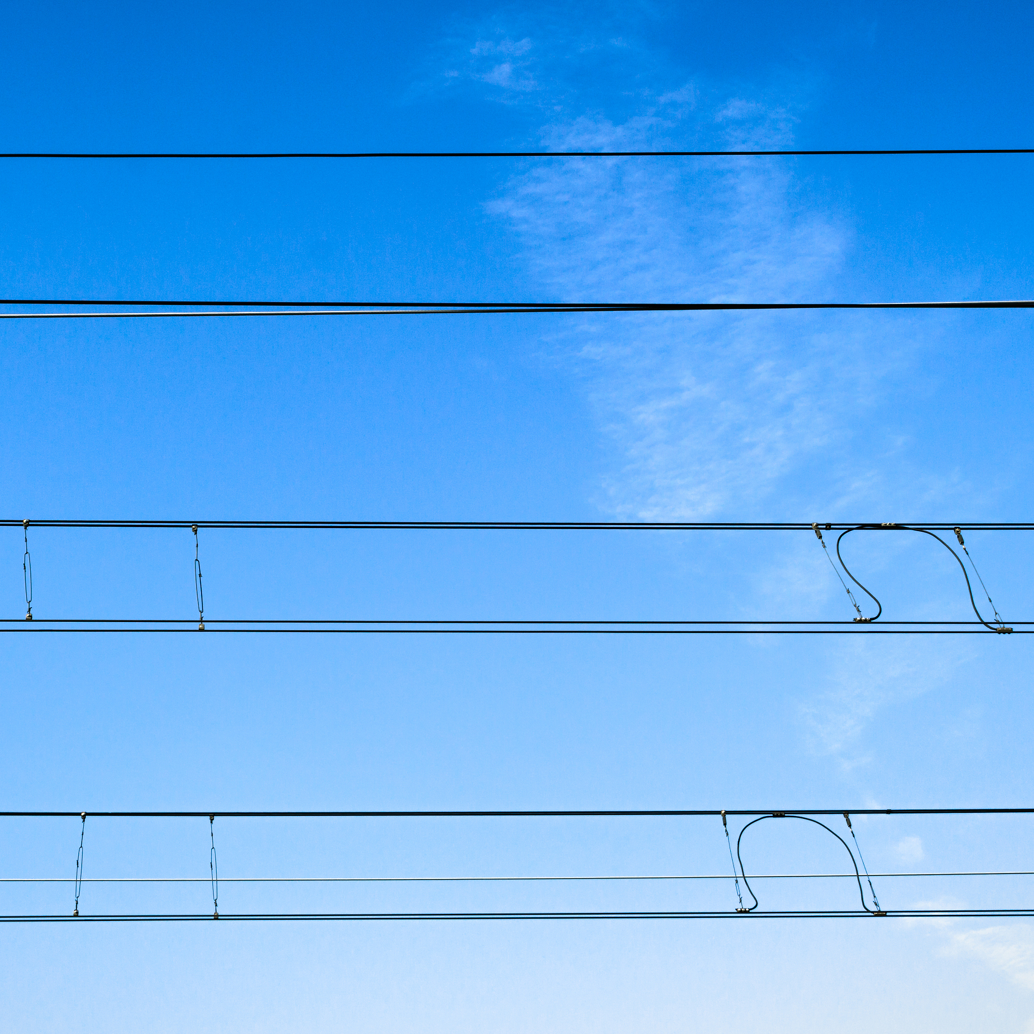 牵引网阻抗非线性特征及简化计算方法