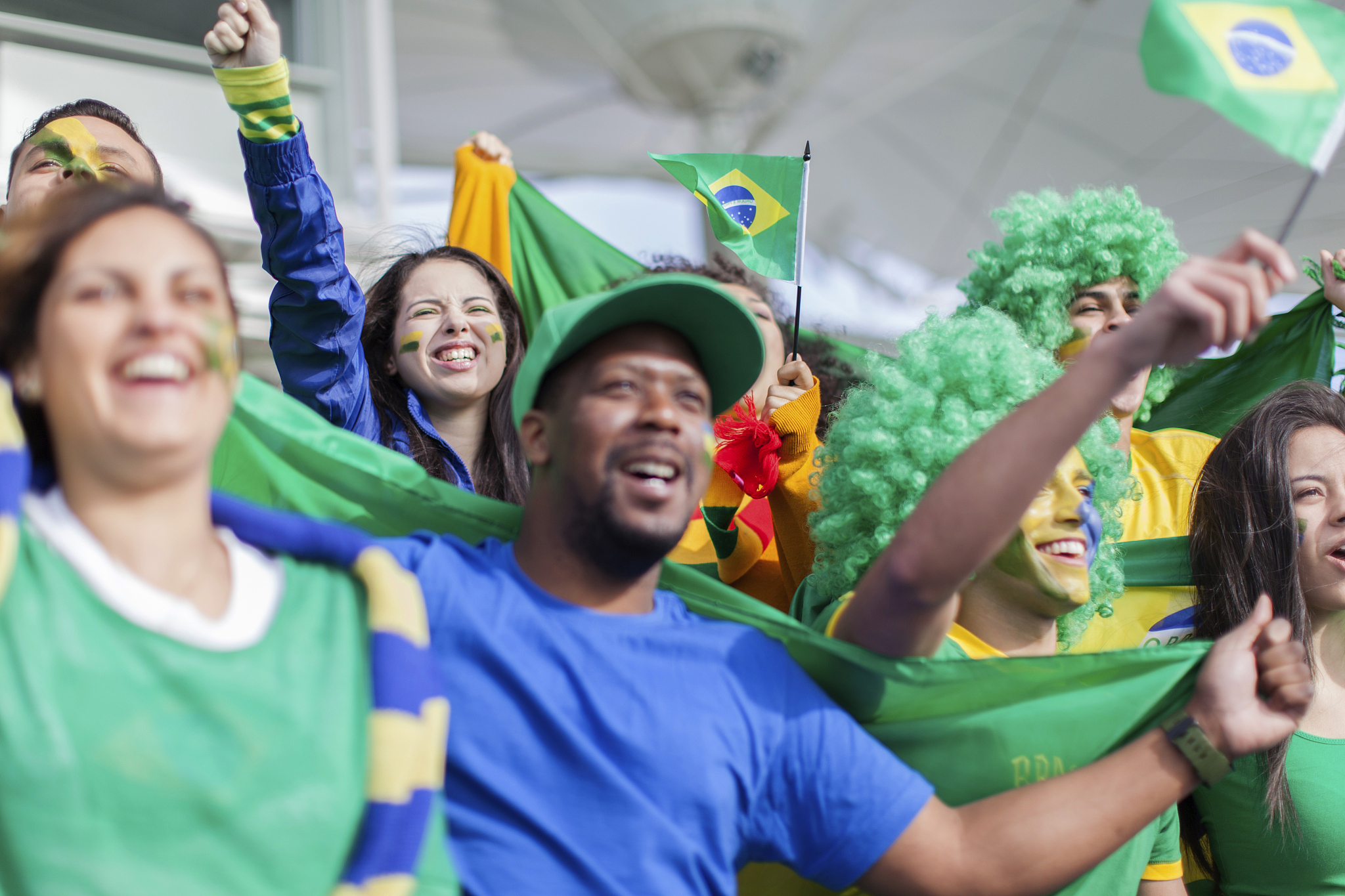 在个人主义和集体主义方面提出与巴西人交流的建议