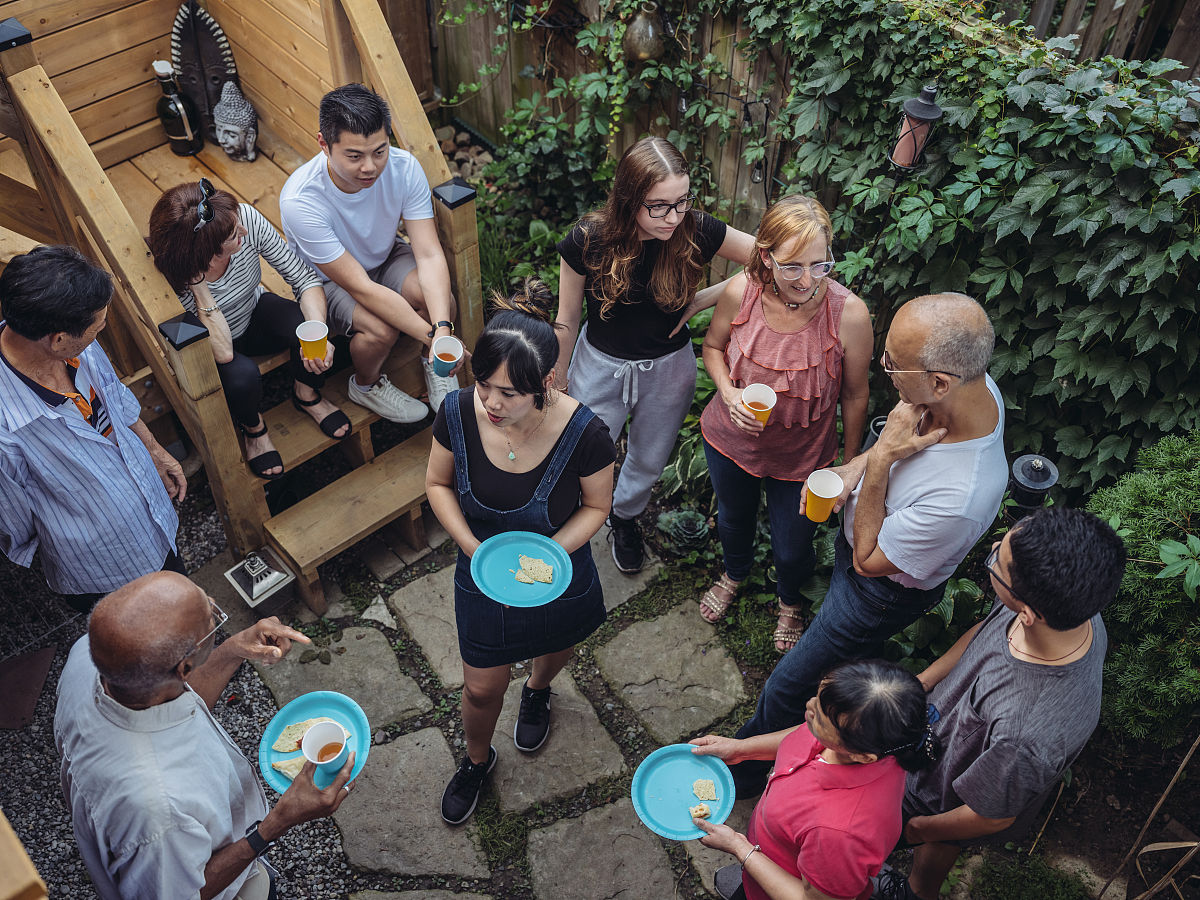 2023年9月1日-9月15日开展详细调查和分析垫江县农村养老问题的现状和特点包括老年人的养老需求、养老资源的供给与分配情况以及现有的养老服务体系的不足之处。写成一段话格式不少于500字。 2023年9月1日-9月15日开展详细调查和分析垫江县农村养老问题的现状和特点包括老年人的养老需求、养老资源的供给与分配情况以及现有的养老服务体系的不足之处。写成一段话格式不少于500字。