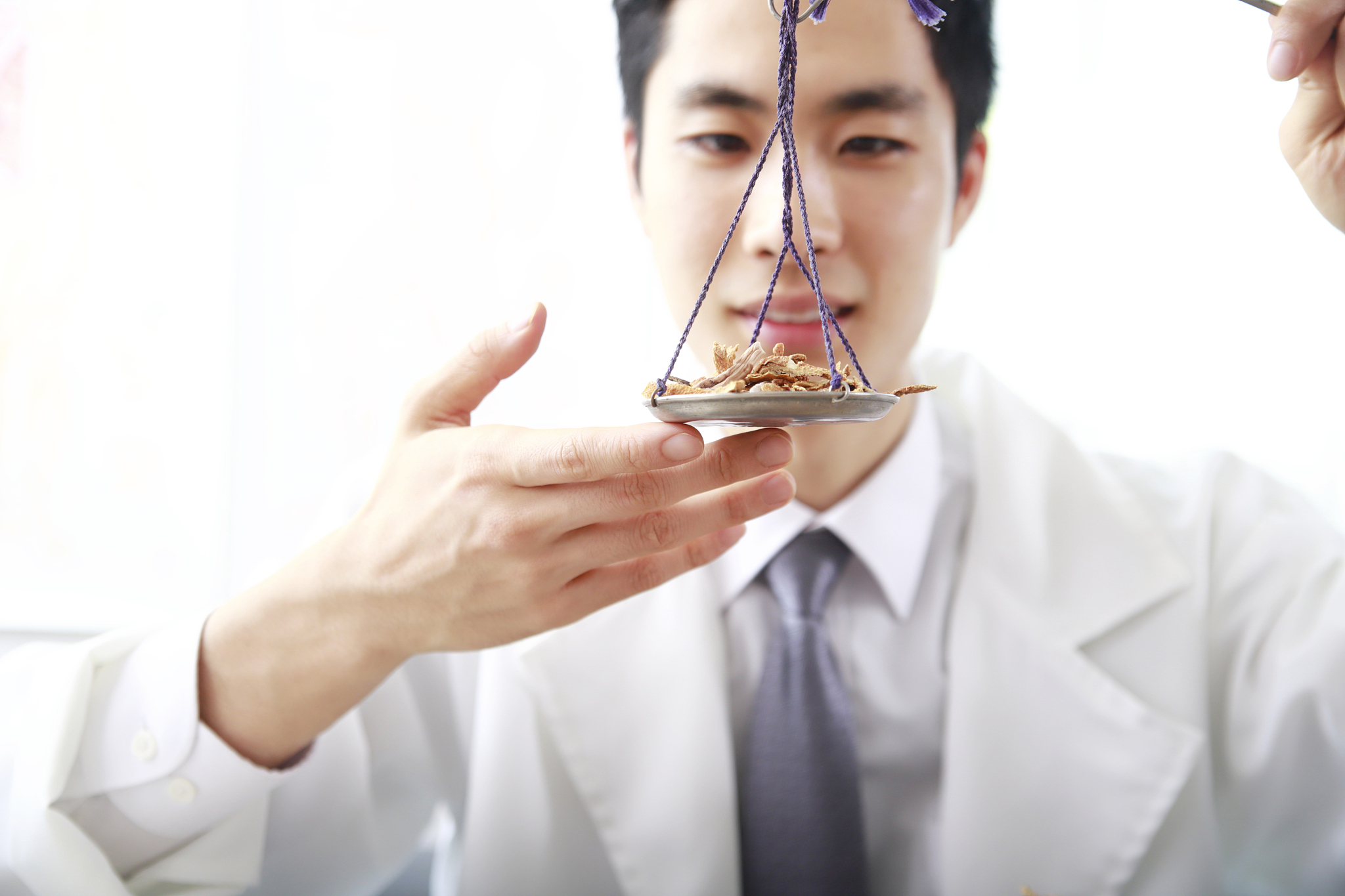 初中毕业能学中医学专业不