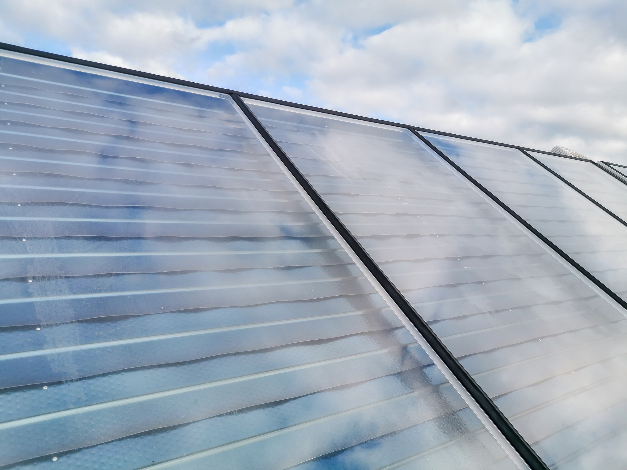 一种光伏支架用耐候耐蠕变长玻纤增强PBT类材料及其制备方法