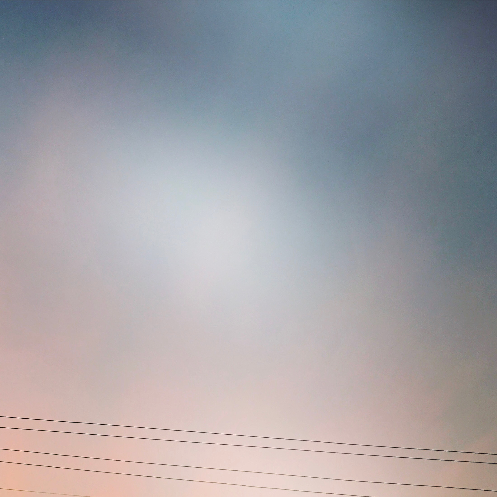 Qt QSS & Python: 如何为 QWidget 添加背景图