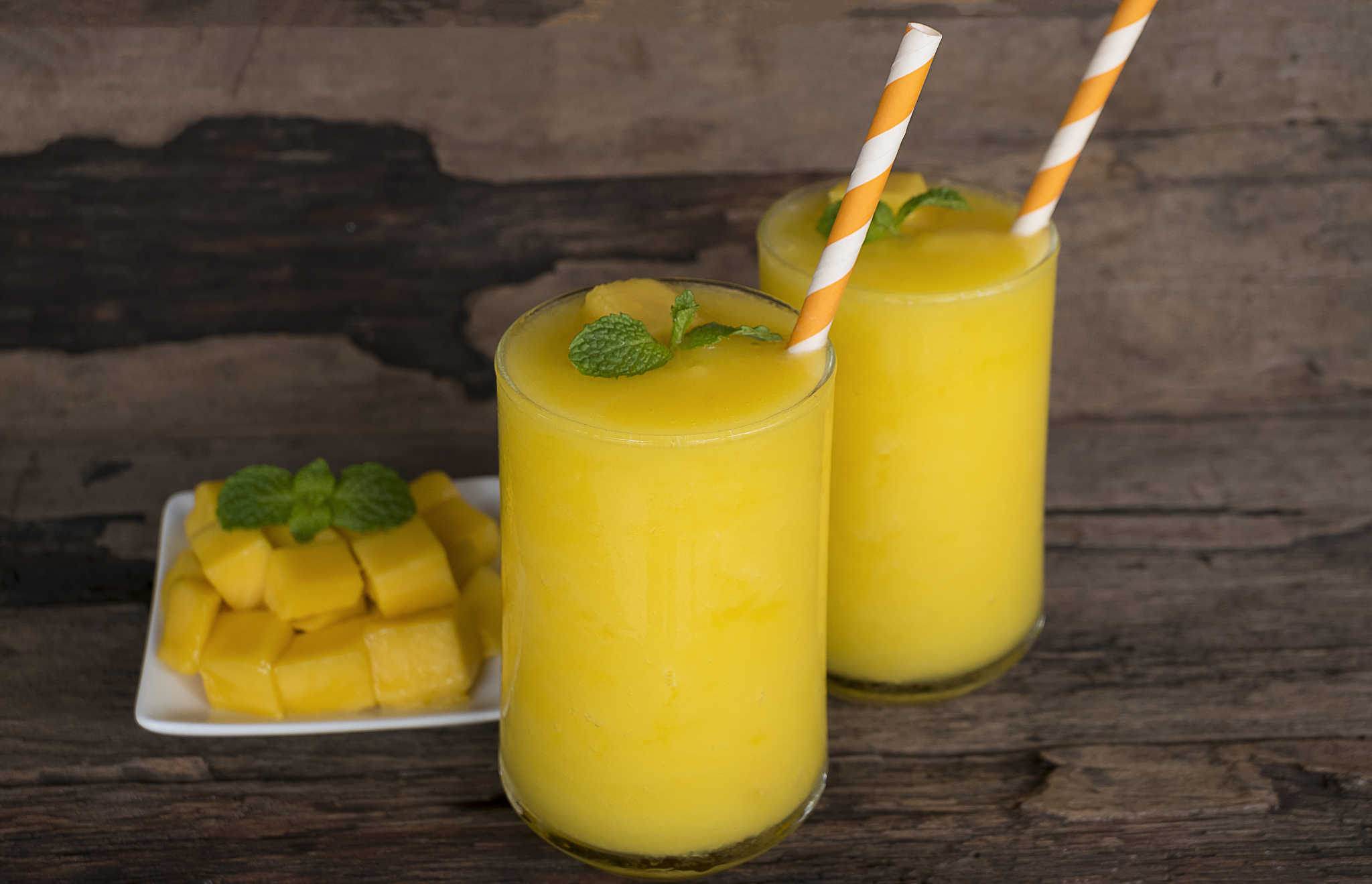 炭烧芒果汁的做法_炭烧芒果汁怎么做