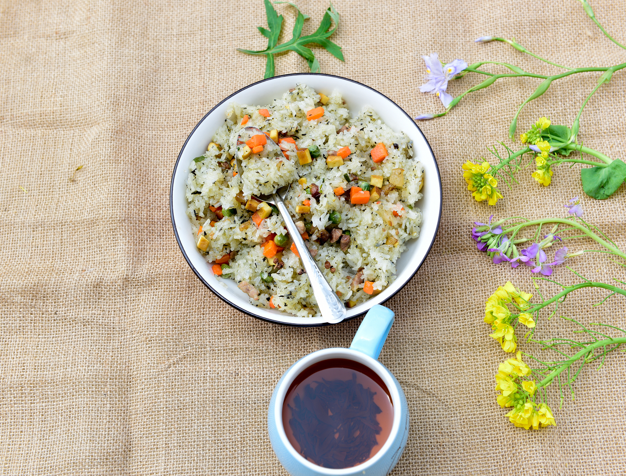 帮我写一份中国传统节日调查研究小结不少于一千五百字