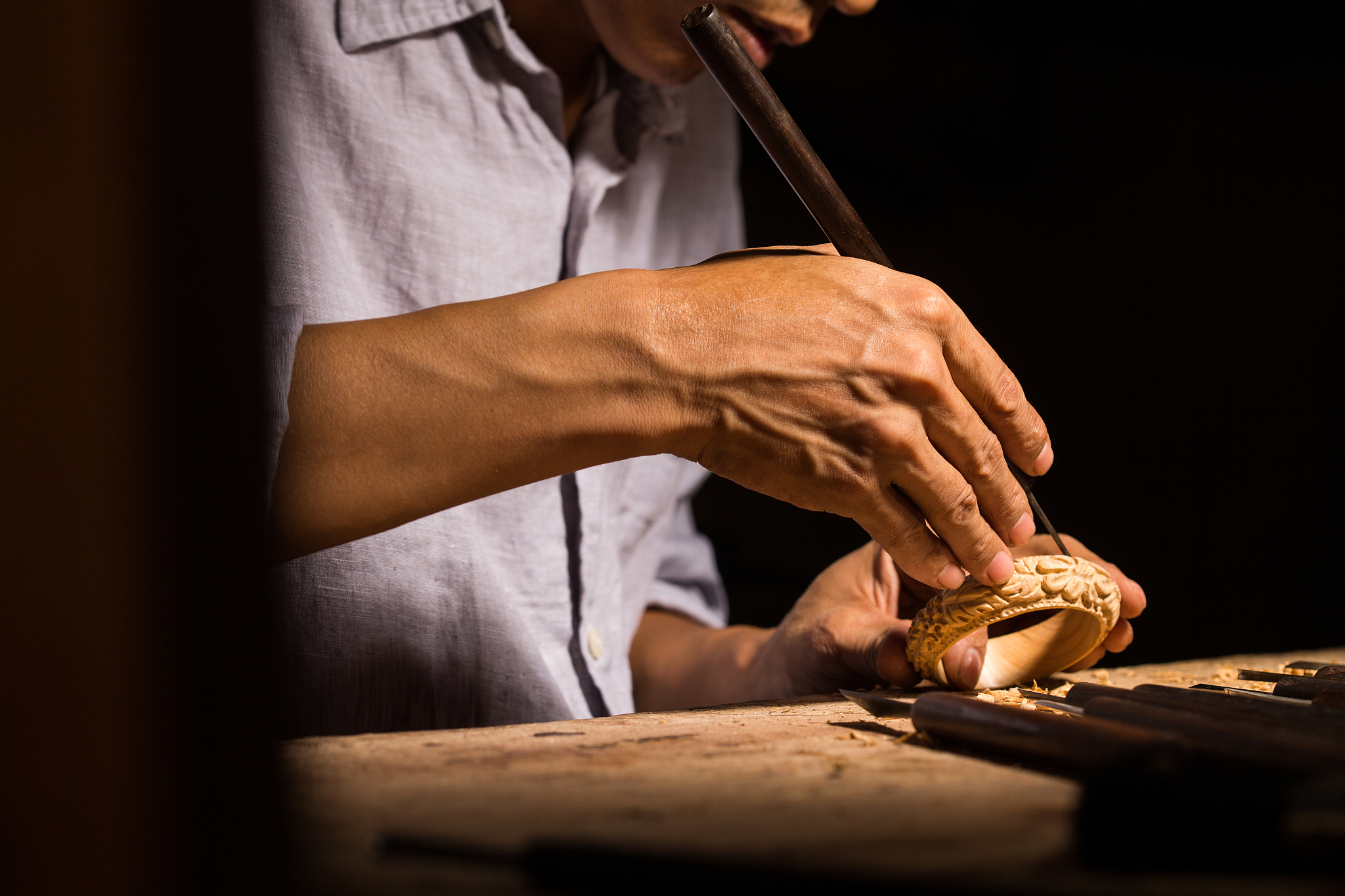 论文题目为《新工科大学生工匠精神培育研究》从匠人、匠心、匠艺、匠魂四个方面写出研究目的