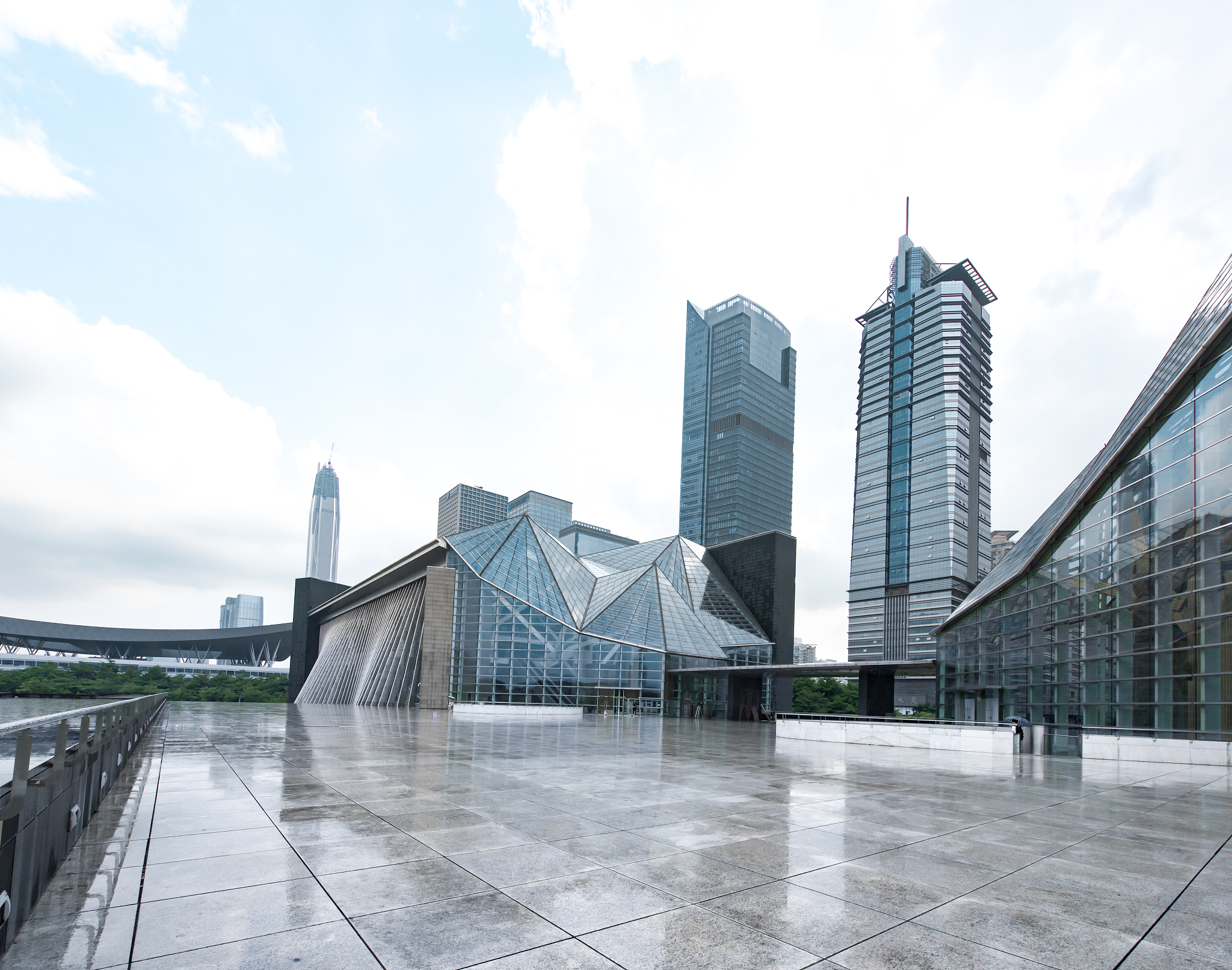 请你评价一下深圳