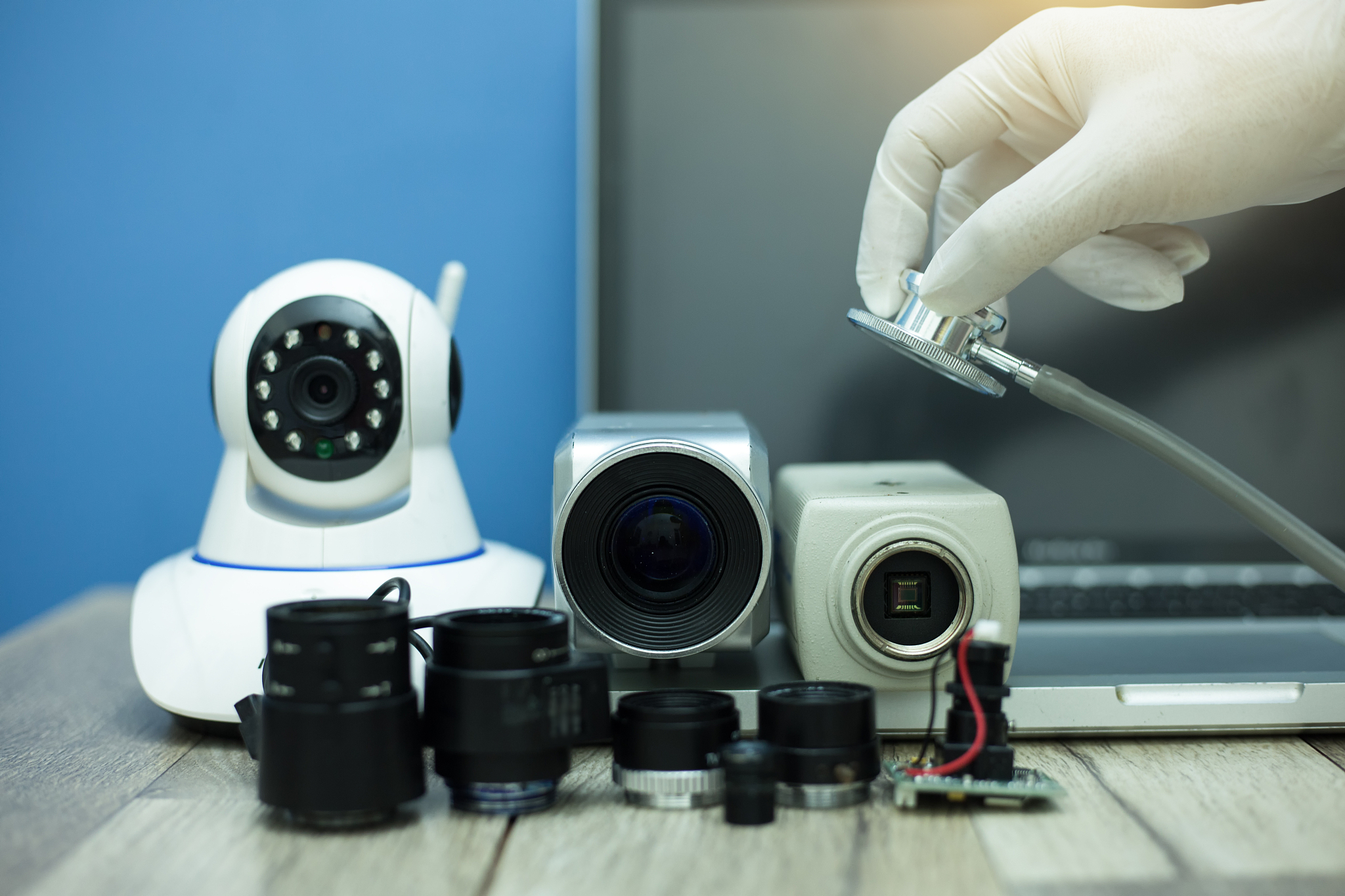 四川中专学校热门专业推荐：机电、医学、计算机