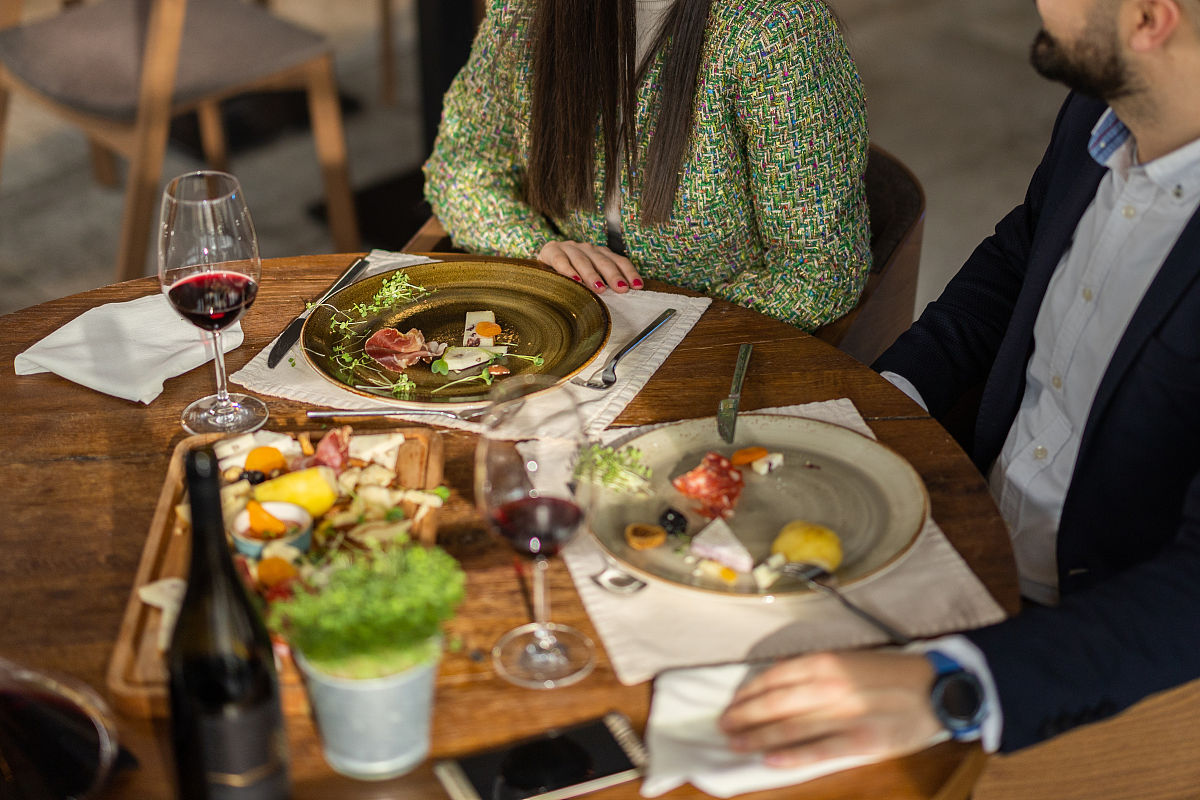 丹麦中餐厅营销策略：社交媒体、文化体验、互动活动