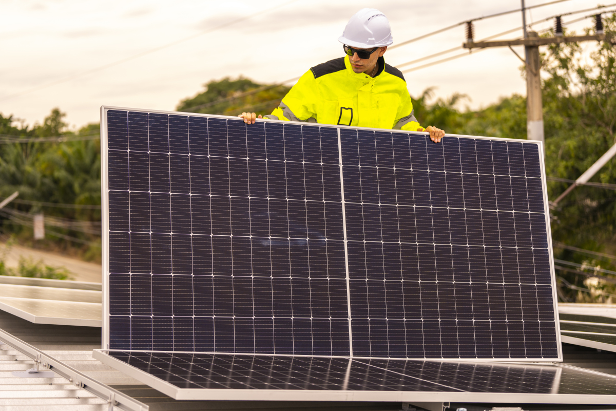 20w的太阳能板和48ah电池带动8w的摄像头能用多久