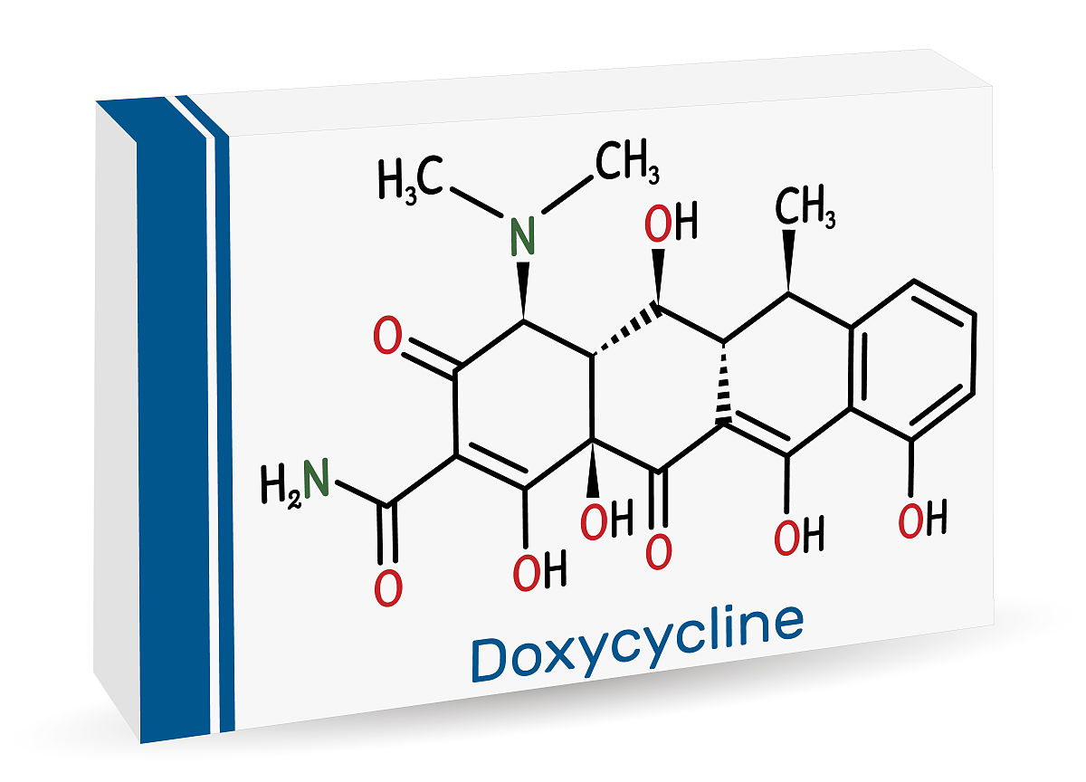 请问抗生素分为哪几类？请用表格列出各代表药物及主要适应症和作用机理。