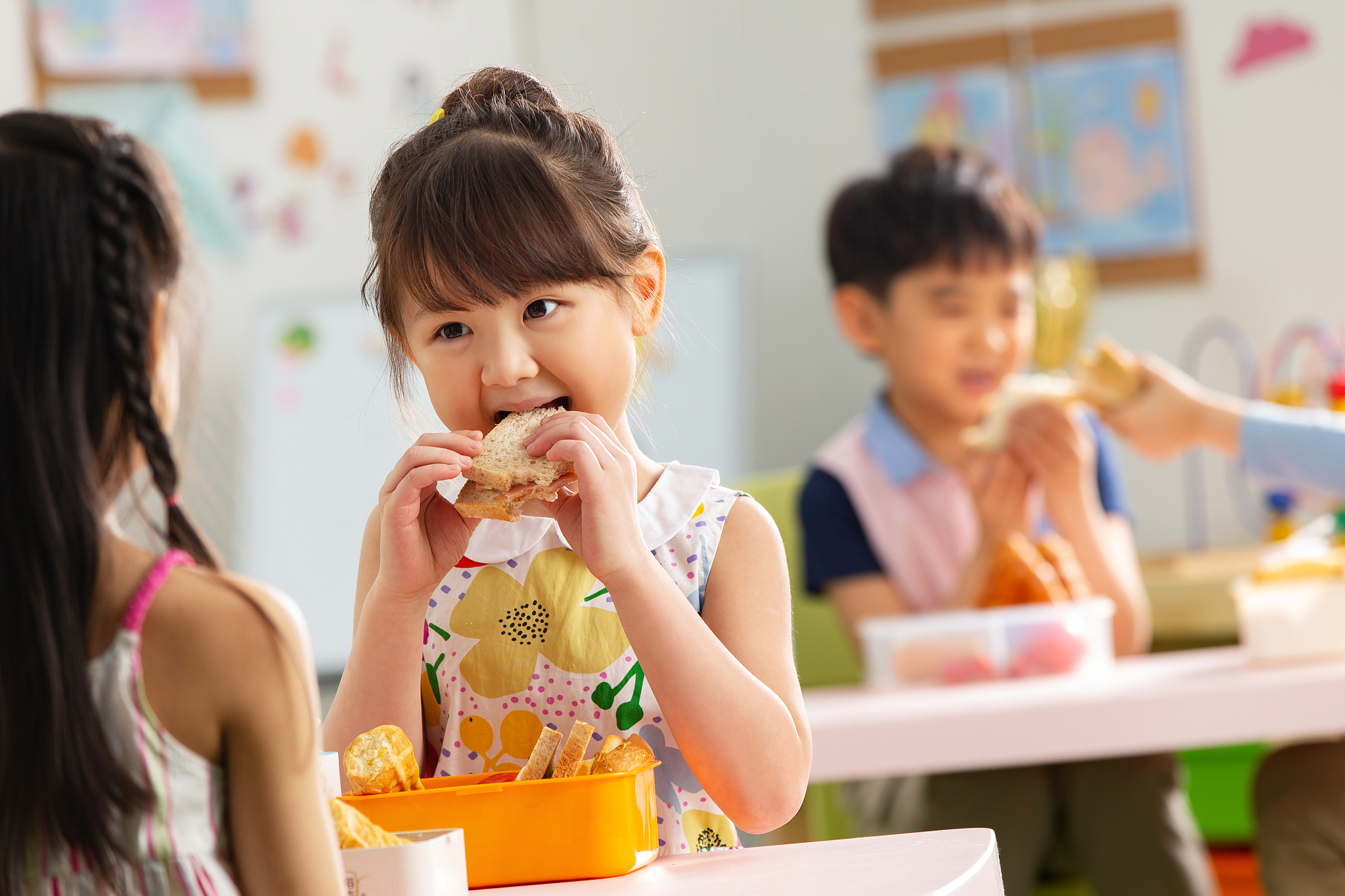 贵阳幼师培训：宝宝不爱吃饭的原因及解决方法