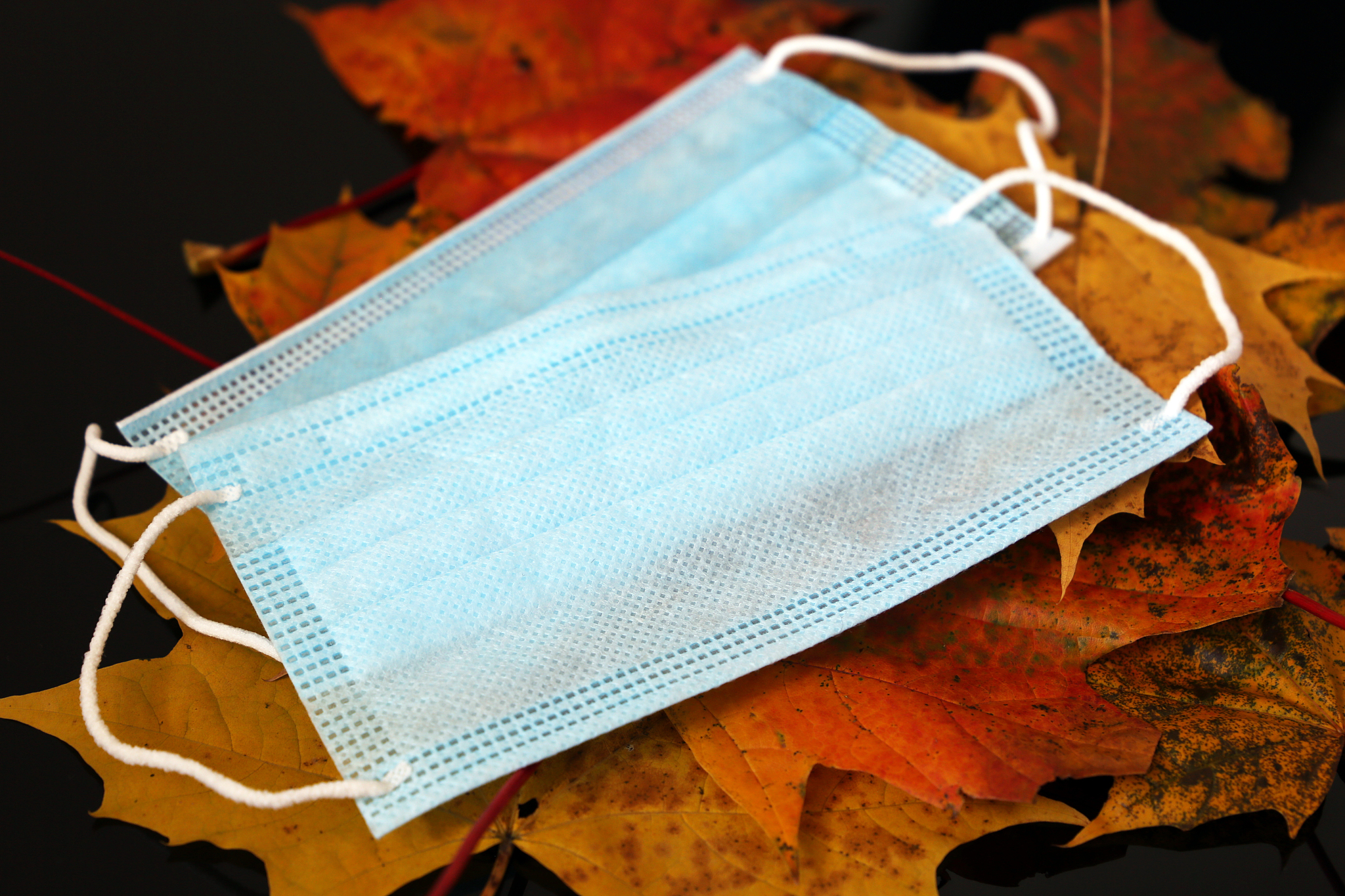 内容为总是腹泻发热，快看看是不是感染甲流，起10个推文标题