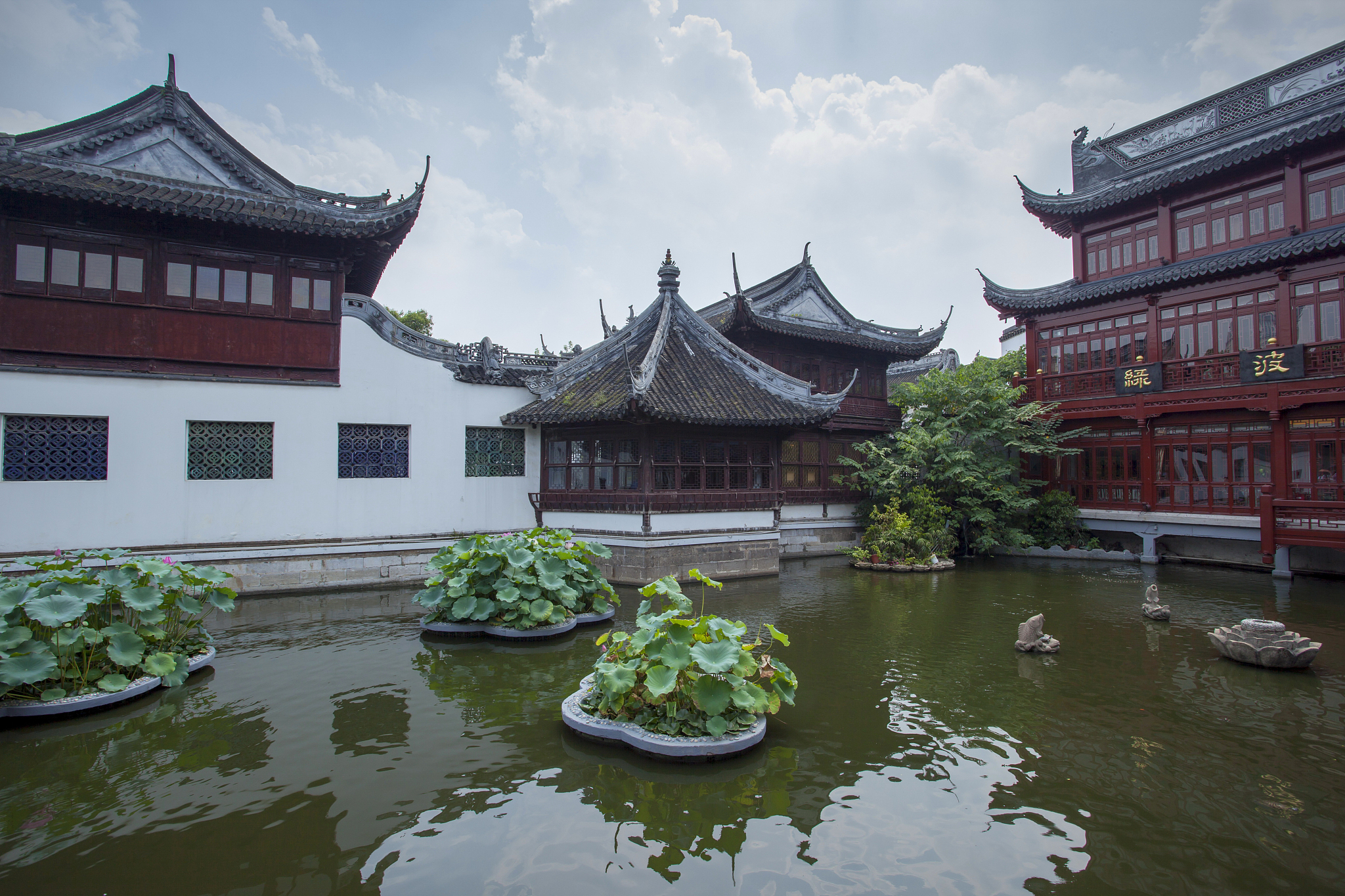 上海豫园一日游：探索古典园林的魅力