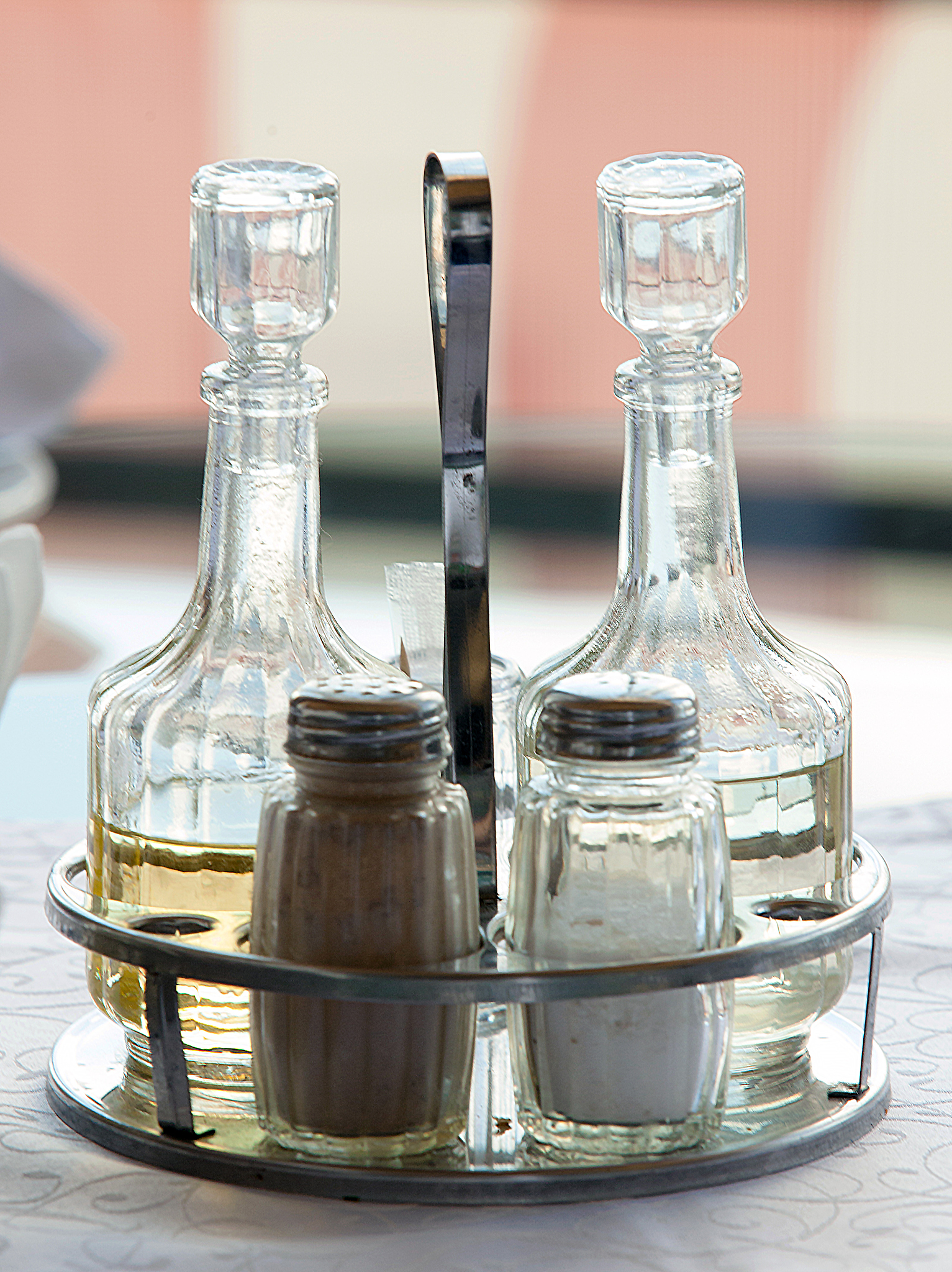 餐厅夜班服务员一周工作日志：从接待到总结