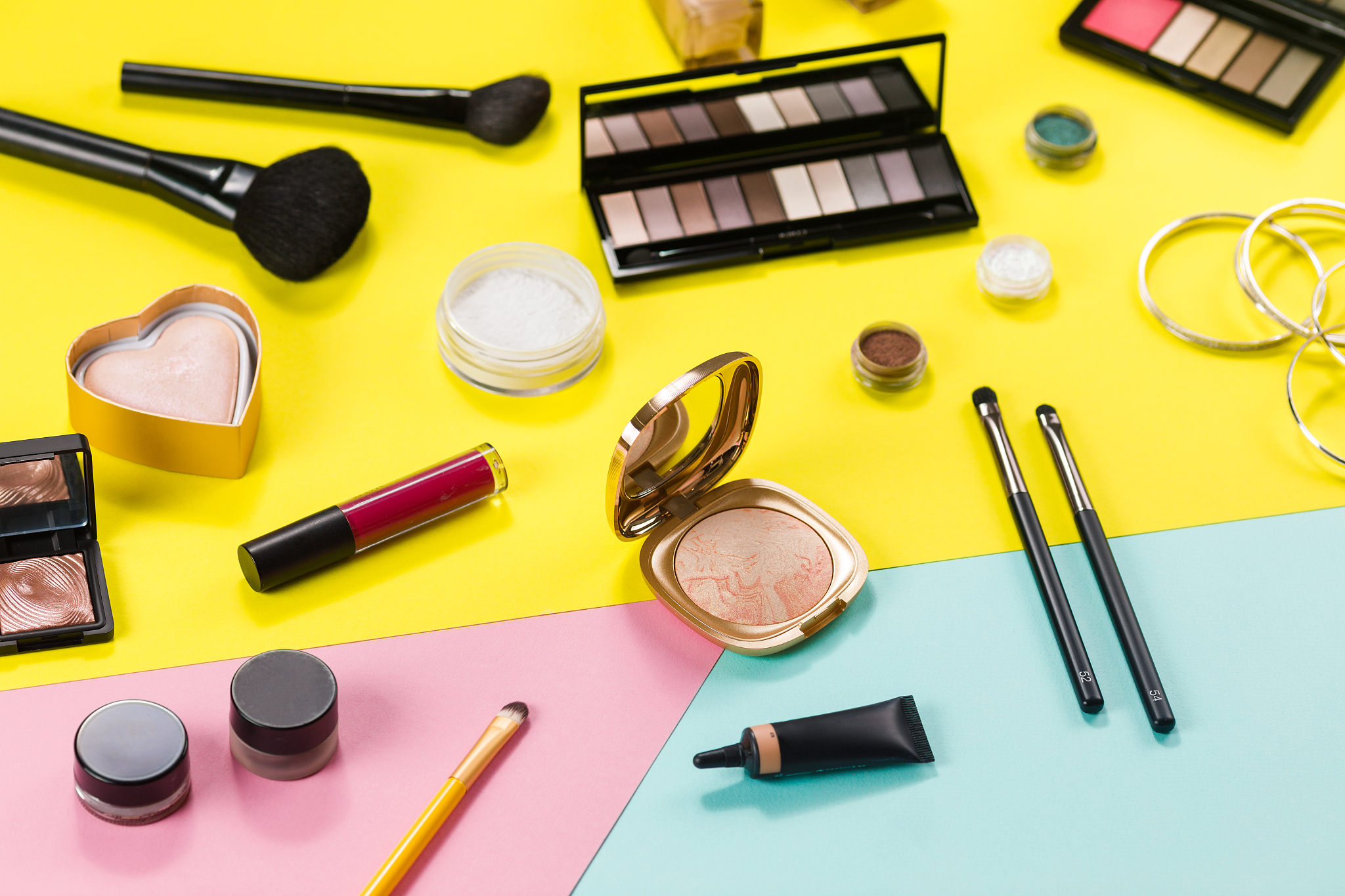 分析shopuuecom然后写出不超过30个英文字符的谷歌搜索广告的Headlines