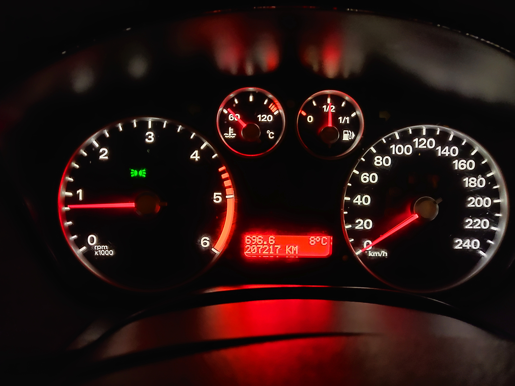 凯迪拉克ATS(L) 故障码P0037：加热型氧传感器控制电路电压低