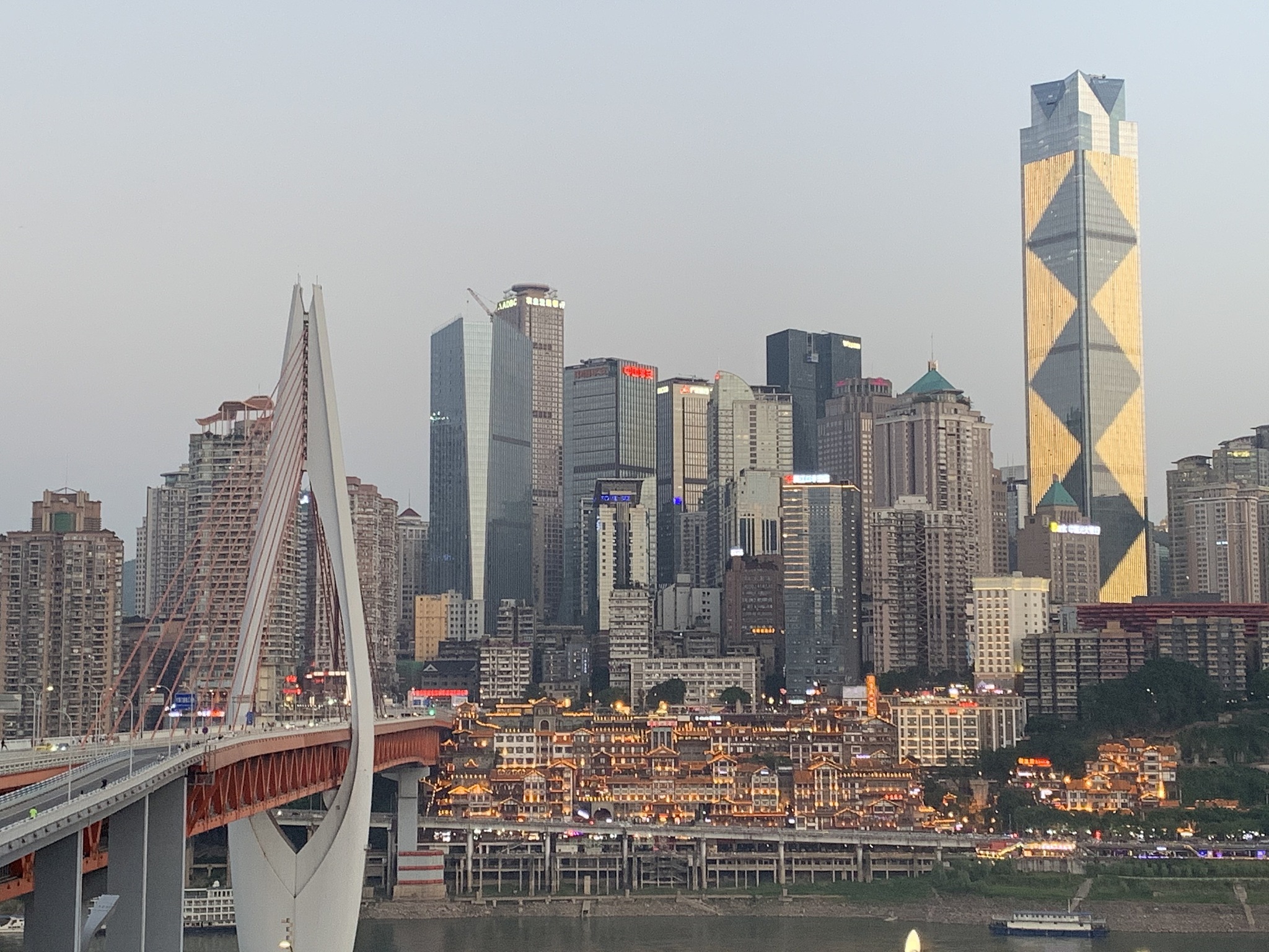 渝中区道路大全：探索山城街巷，感受重庆魅力