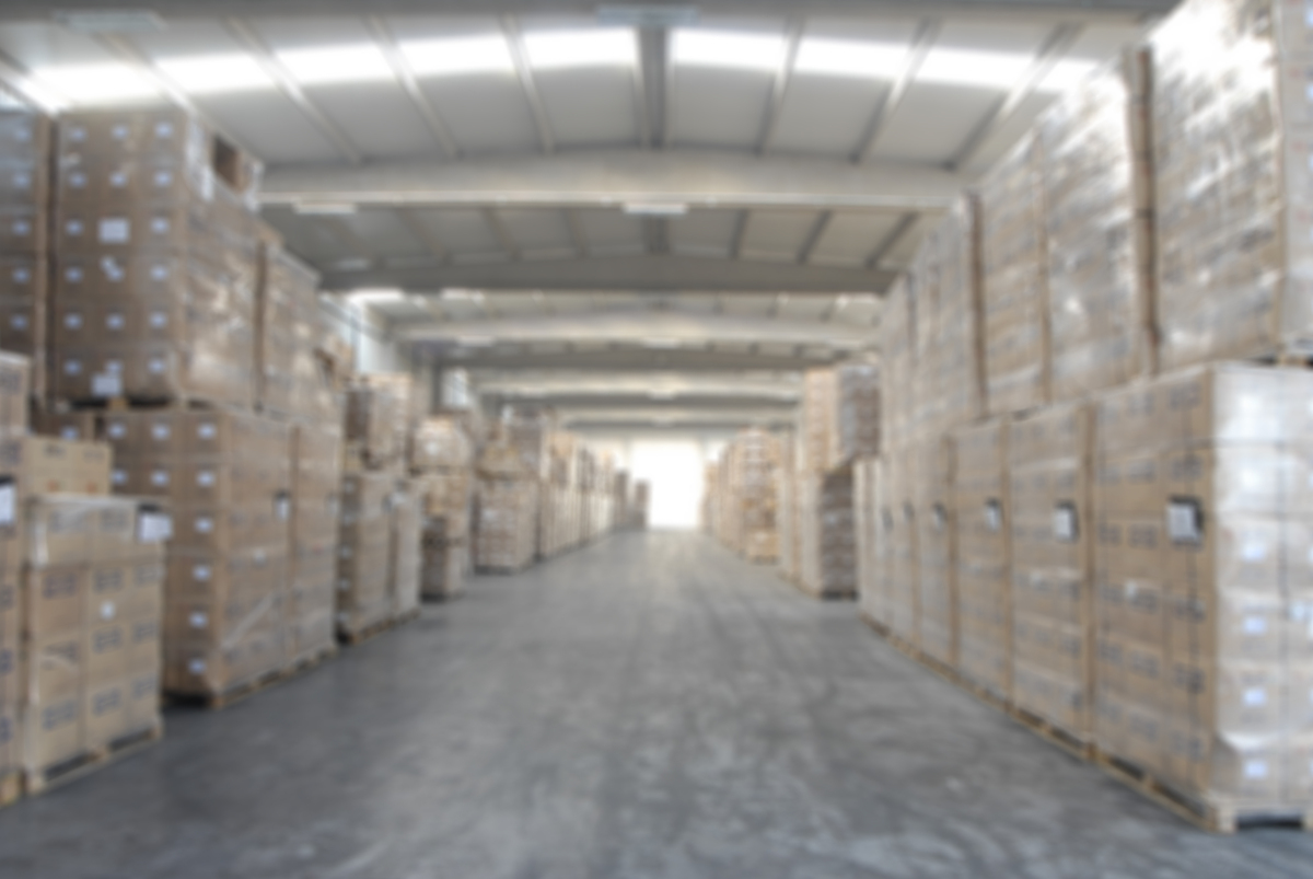 用英文写一篇不少于500词的预制钢仓库的使用的文章