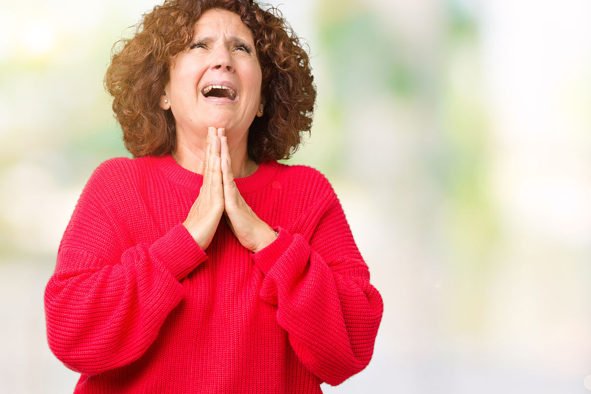 与'求助的目光'同义的短语有哪些？