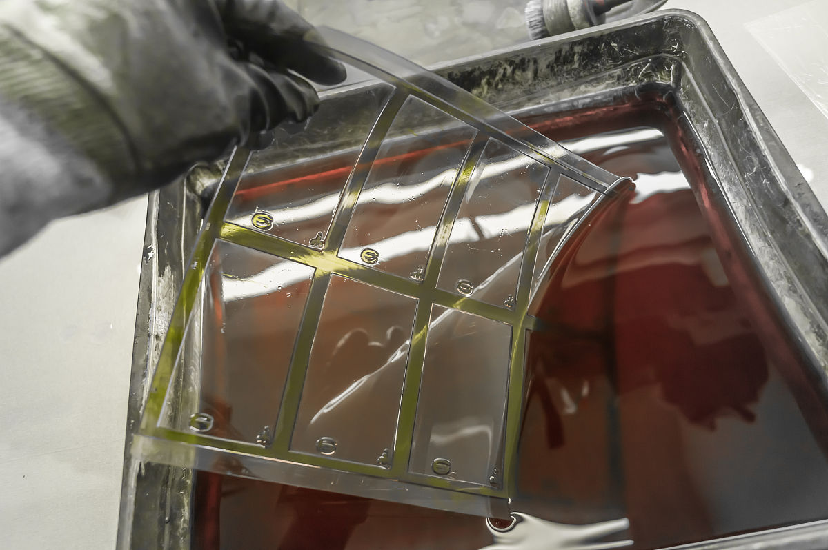 高效能石墨烯电泳树脂研发及在阴极聚气醋电泳漆中的应用