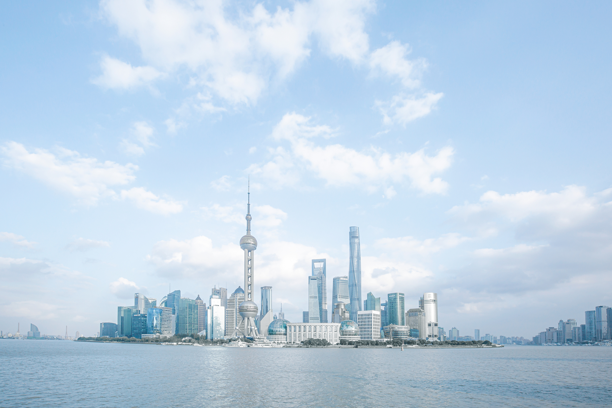 上海外滩蓝天白云全景大图