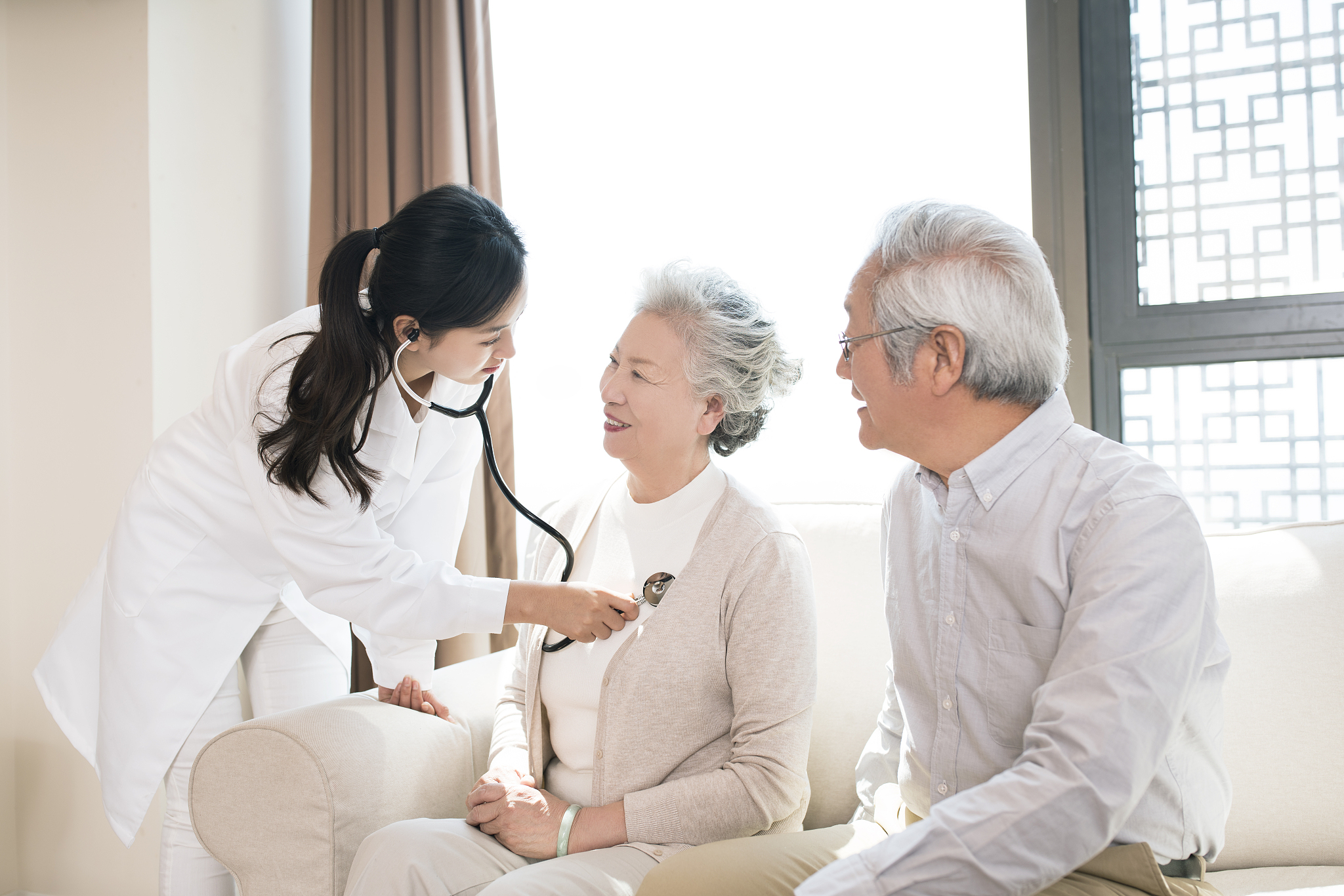 老年护理学发展趋势及各国养老服务特色